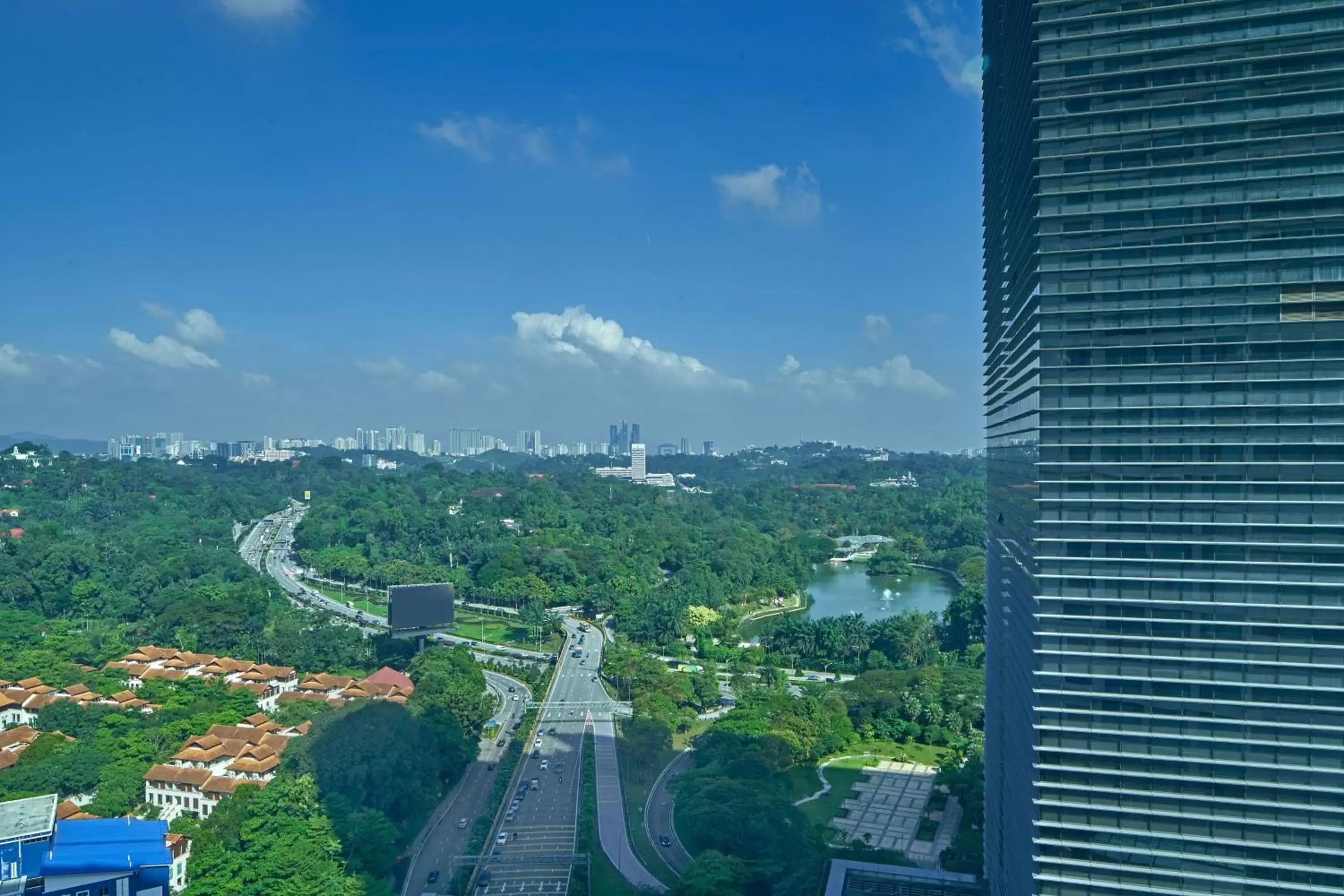 Photo of the whole room in Le Méridien Kuala Lumpur