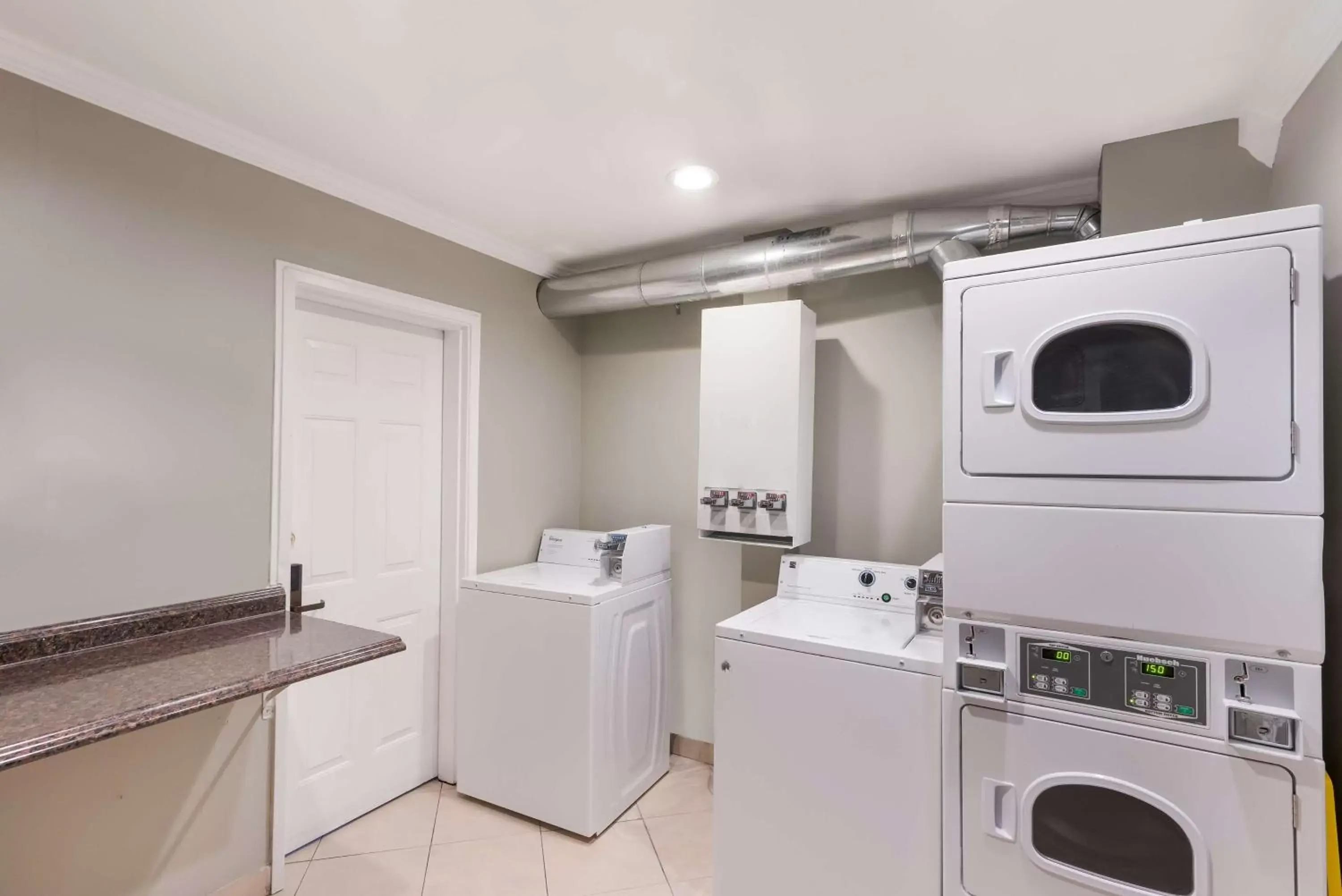 Property building in Best Western Mountain View Inn Property building in Best Western Mountain View Inn