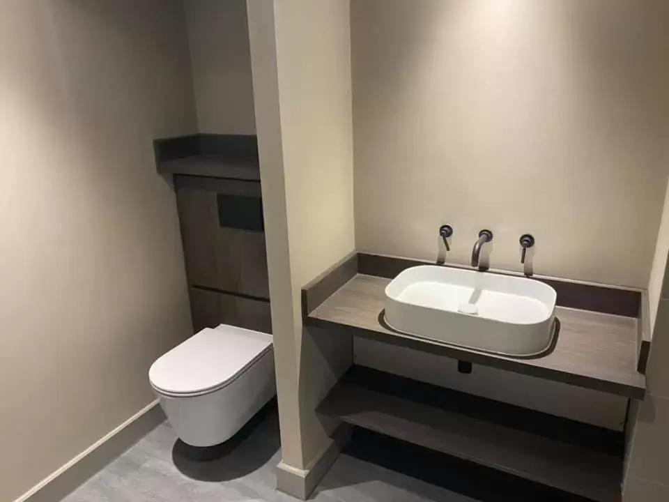 Bathroom in Van Dyk by Wildes