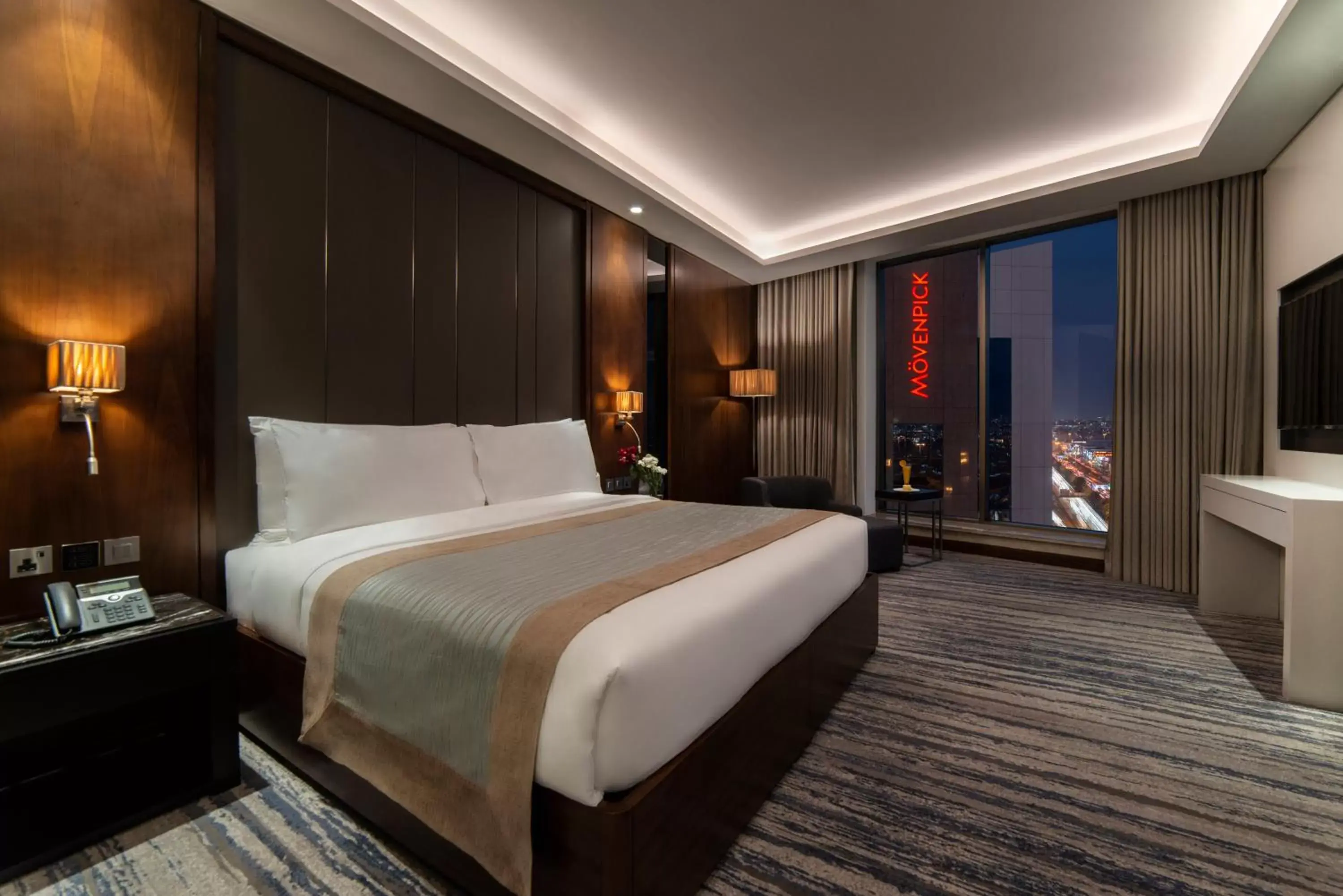 Bed in Movenpick Hotel and Residences Riyadh