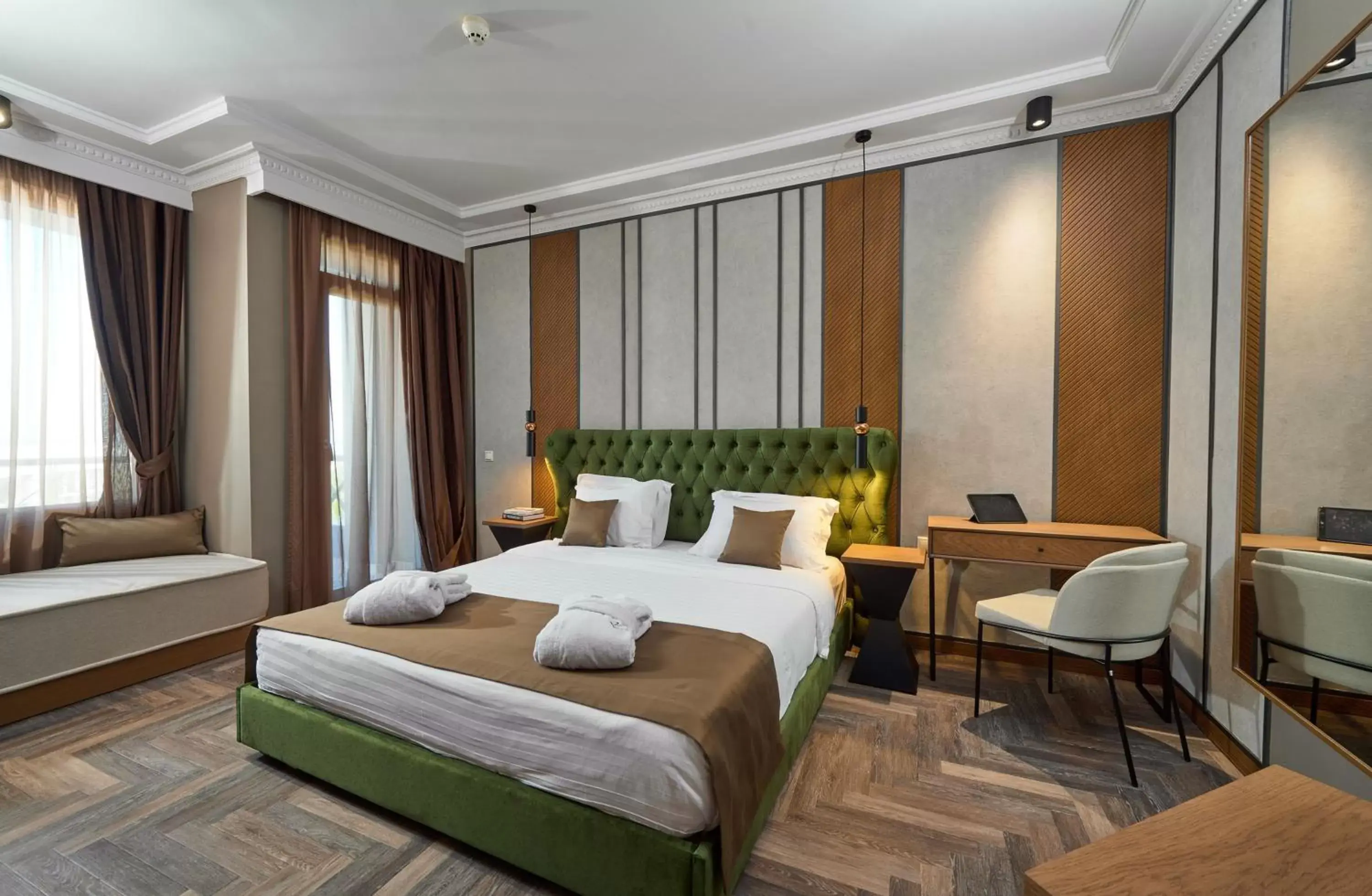 Bedroom, Bed in Royal Hotel Thessaloniki