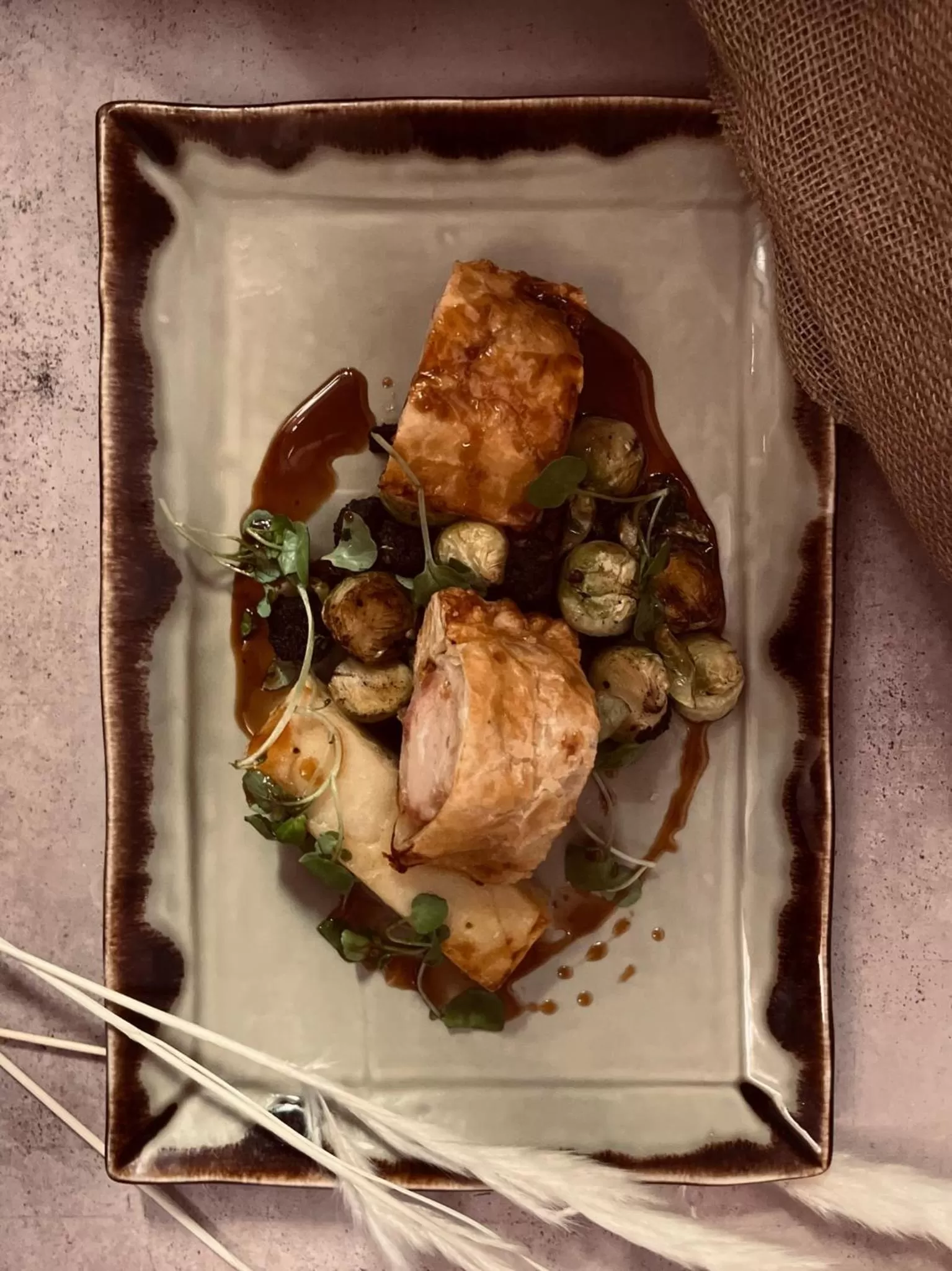 The Wheatsheaf Pub, Kitchen & Rooms