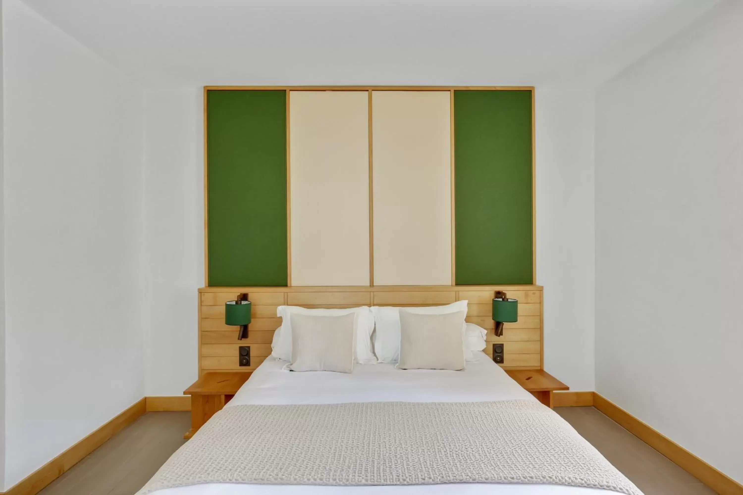 Bedroom, Bed in Le logis de Valandraud