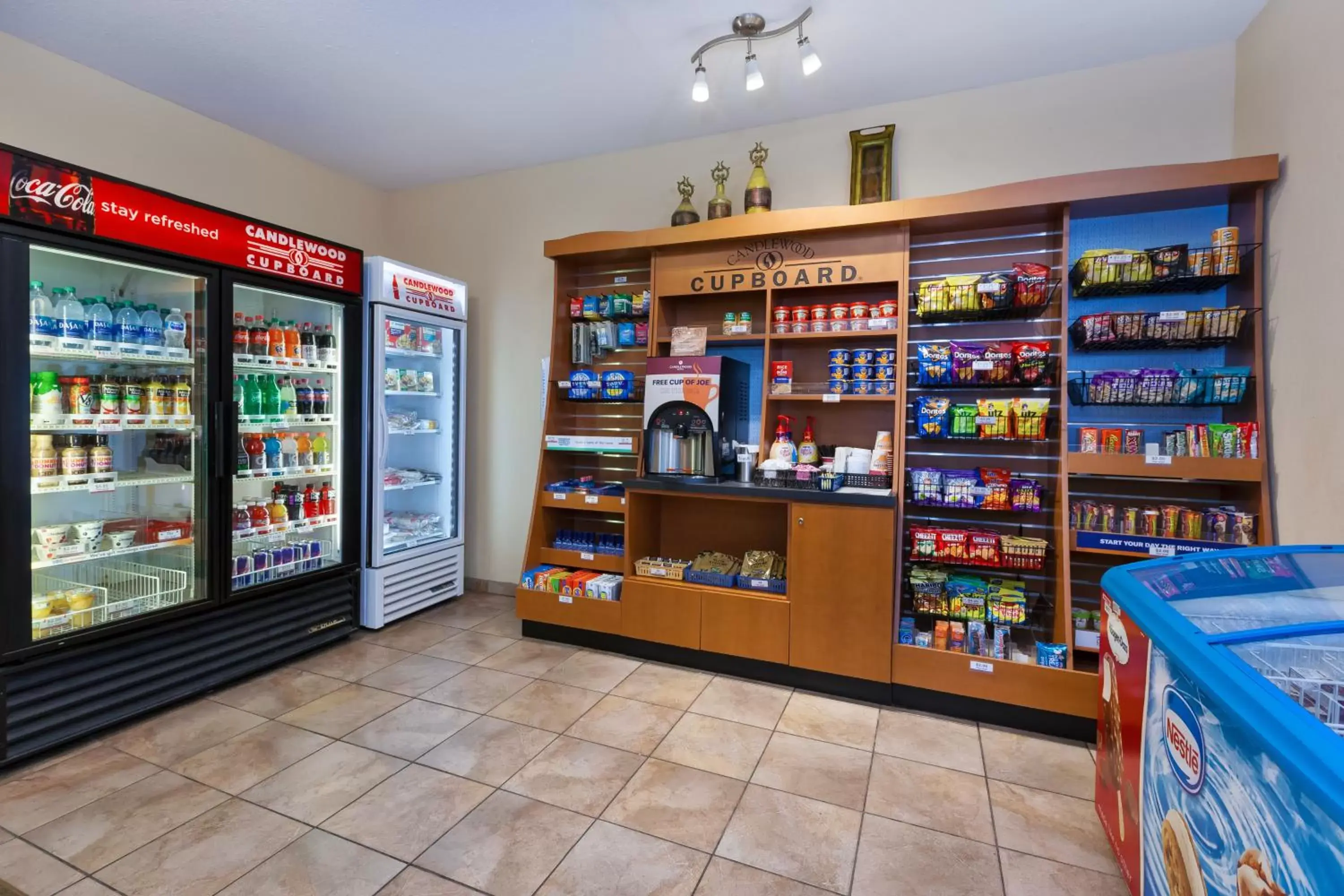 On-site shops, Supermarket/Shops in Candlewood Suites Rocky Mount, an IHG Hotel