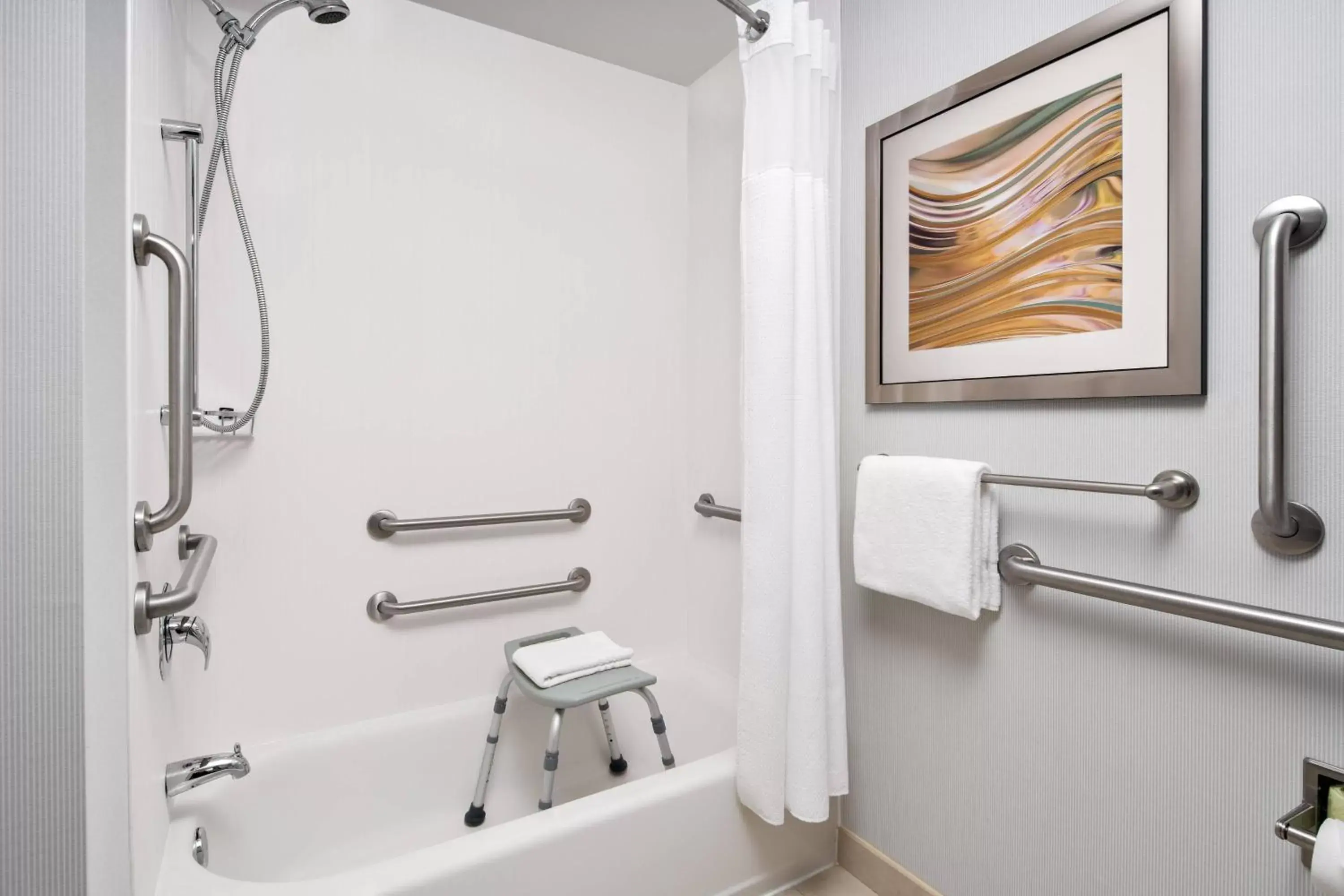 Bathroom in Courtyard by Marriott Raleigh North/Triangle Town Center