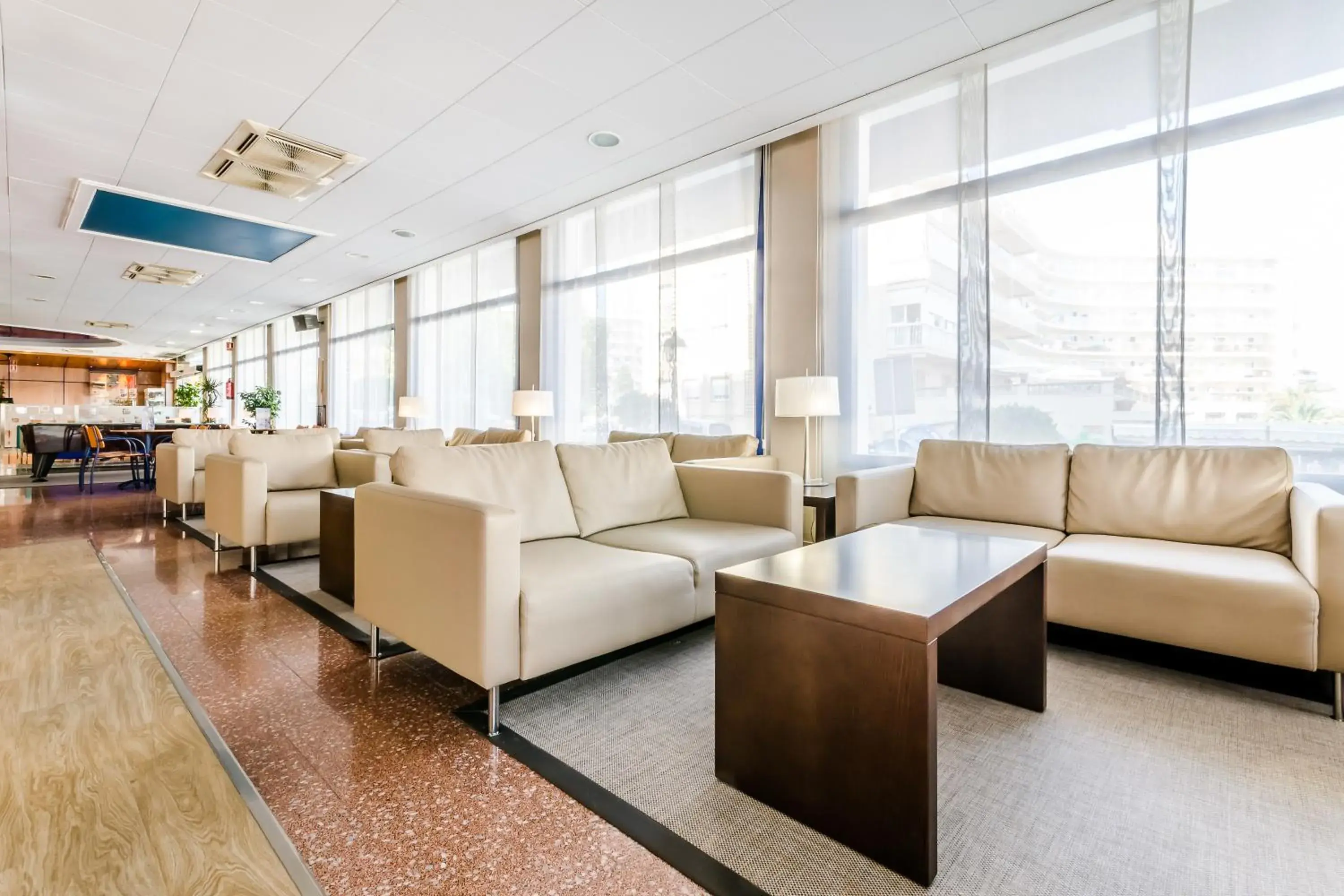 Lounge or bar, Seating Area in Hotel Mar Blau