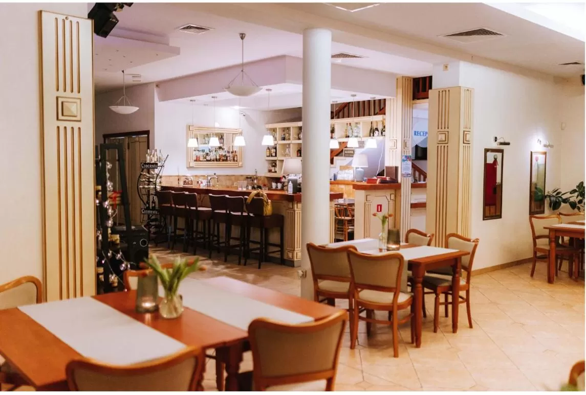 Restaurant/places to eat in Hotel Piast