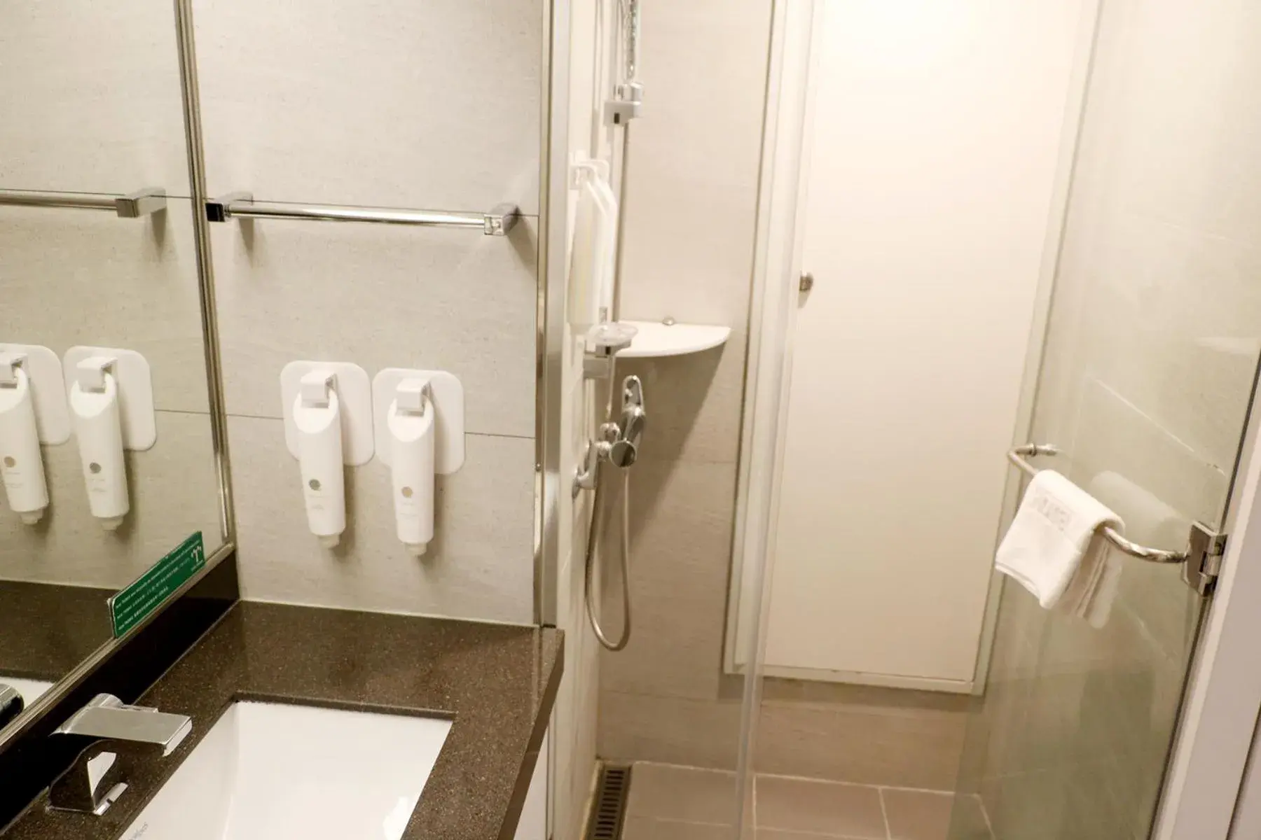 Bathroom in Hotel Thomas Myeongdong