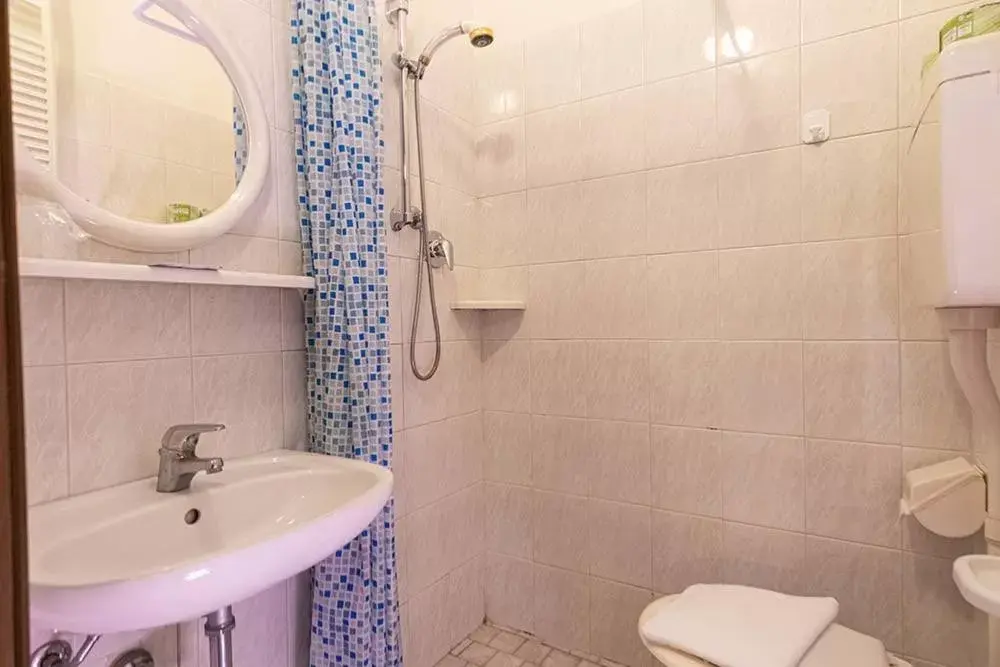 Bathroom in Hotel Oasi del Mare