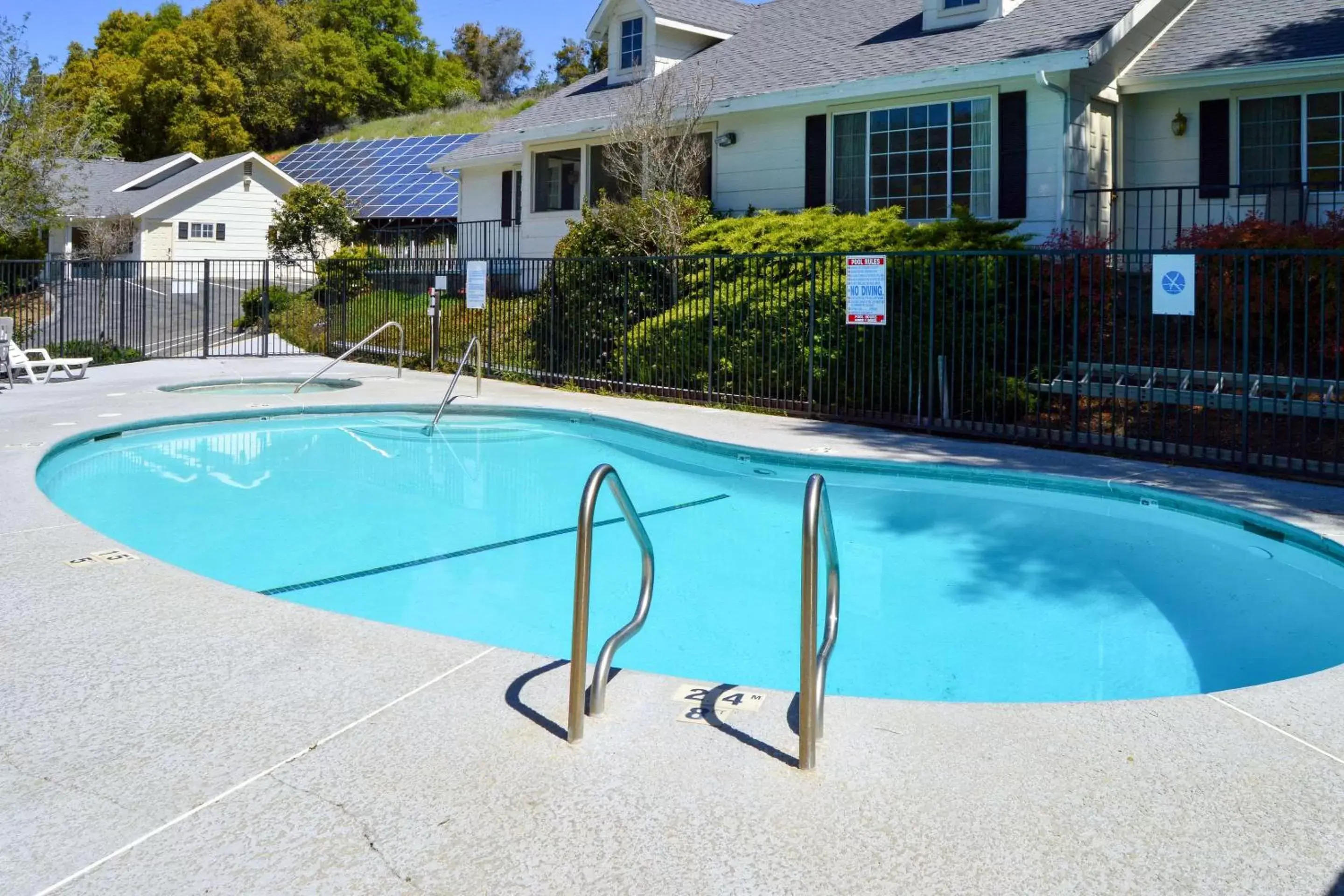 On site, Swimming Pool in Quality Inn Yosemite Valley Gateway
