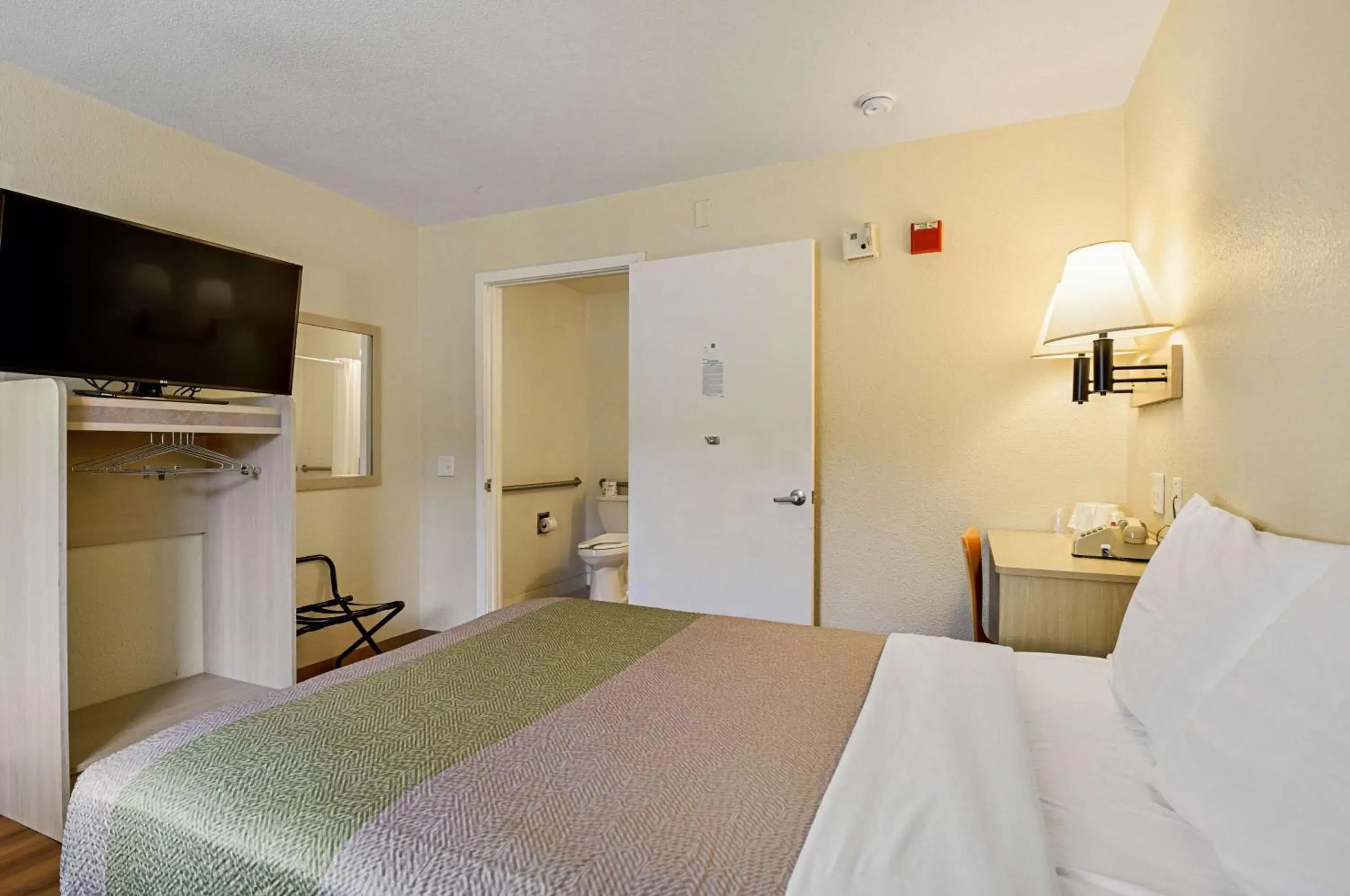 Toilet, Bed in Motel 6-South Lake Tahoe, CA