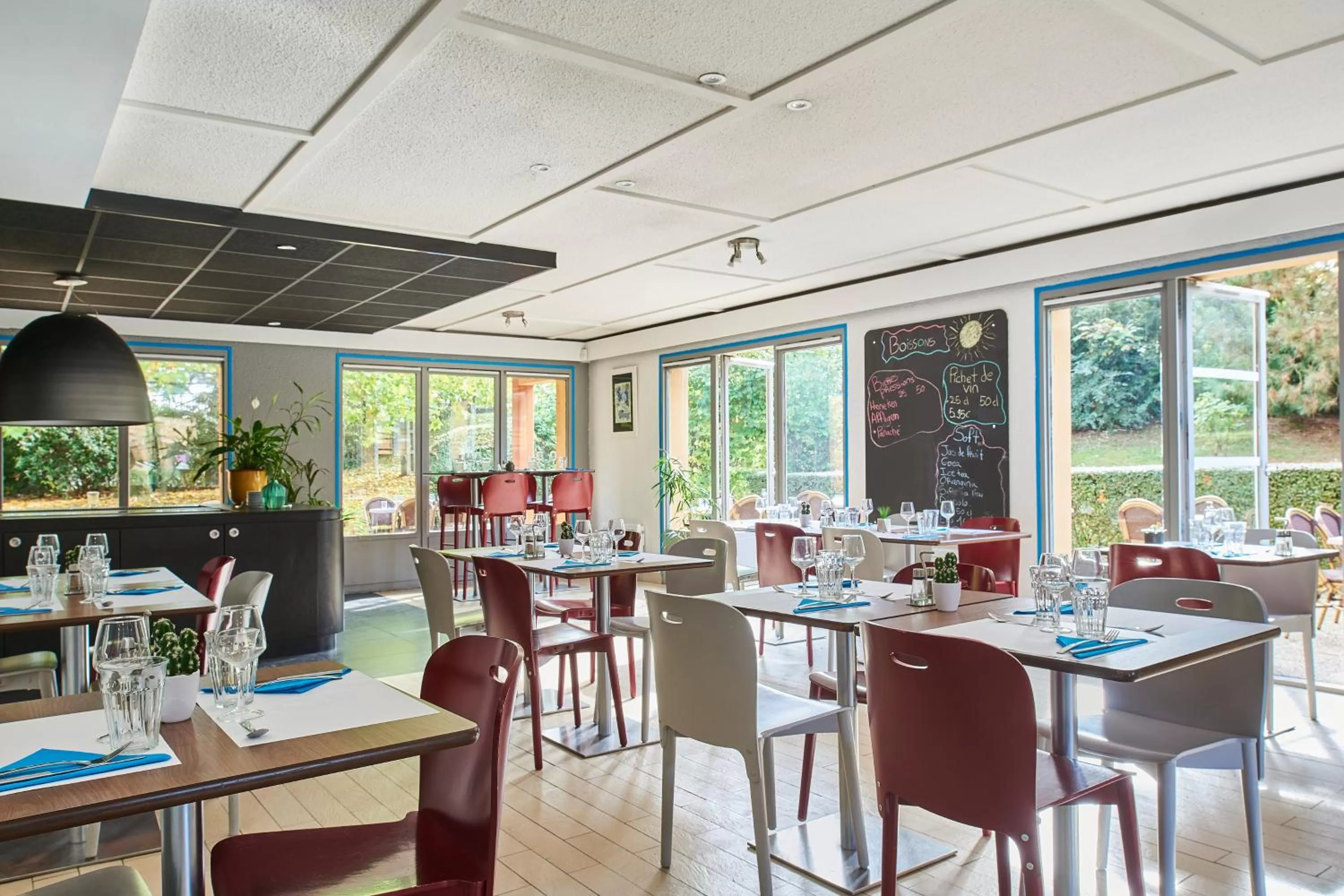 Restaurant/places to eat in Kyriad Direct Evreux