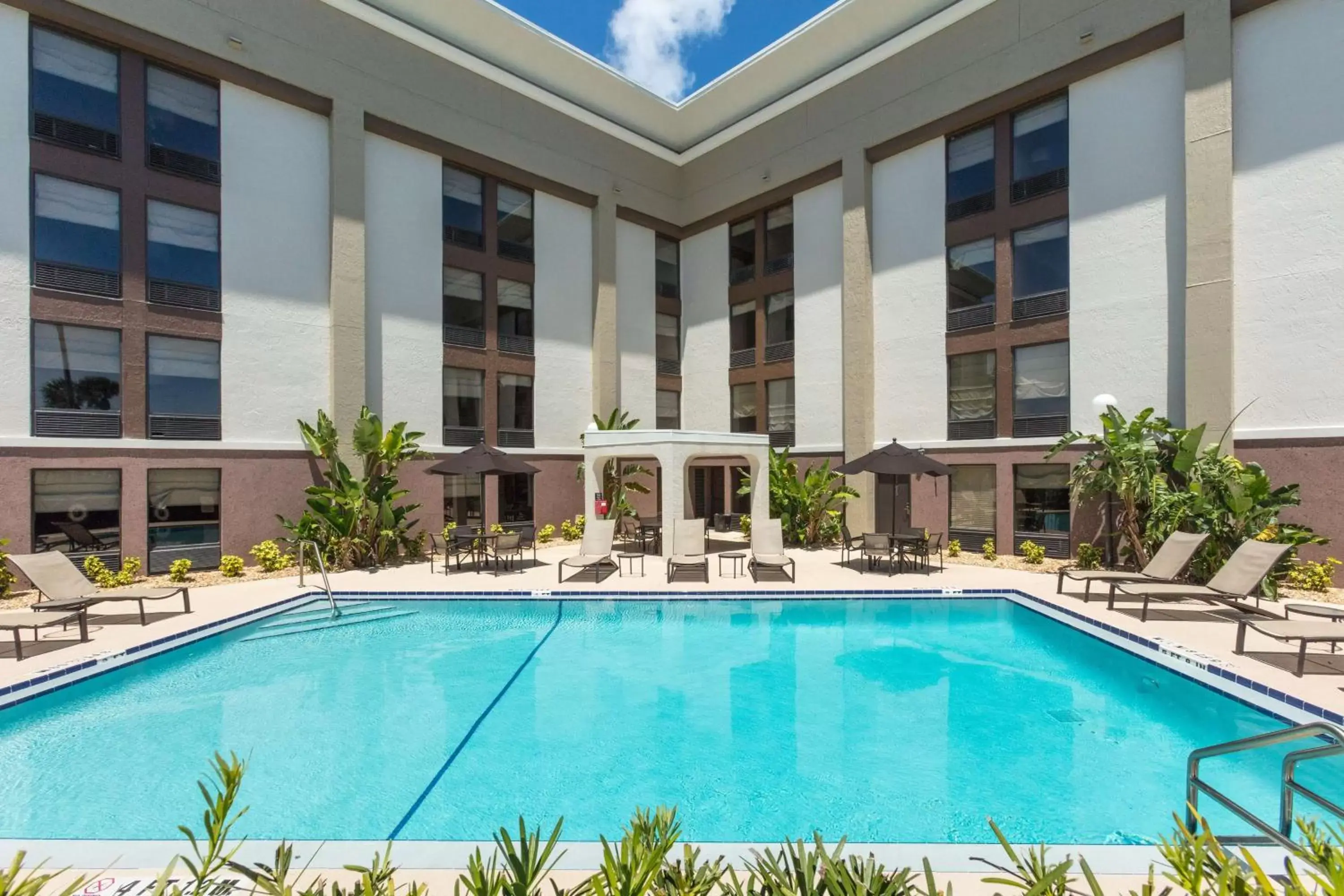 Pool view, Swimming Pool in Hampton Inn Daytona Speedway-Airport