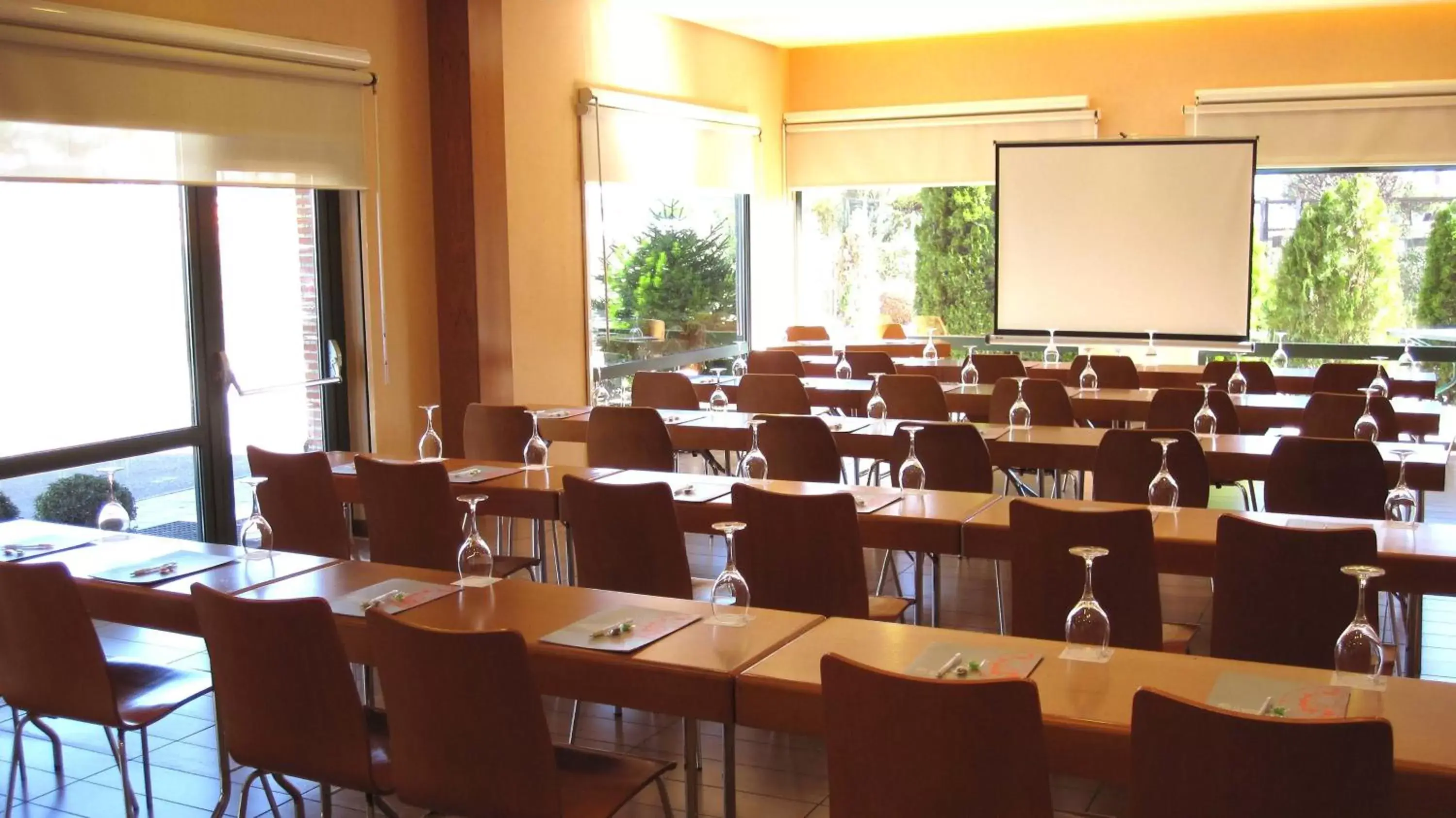 Meeting/conference room in Posadas de España Pinto