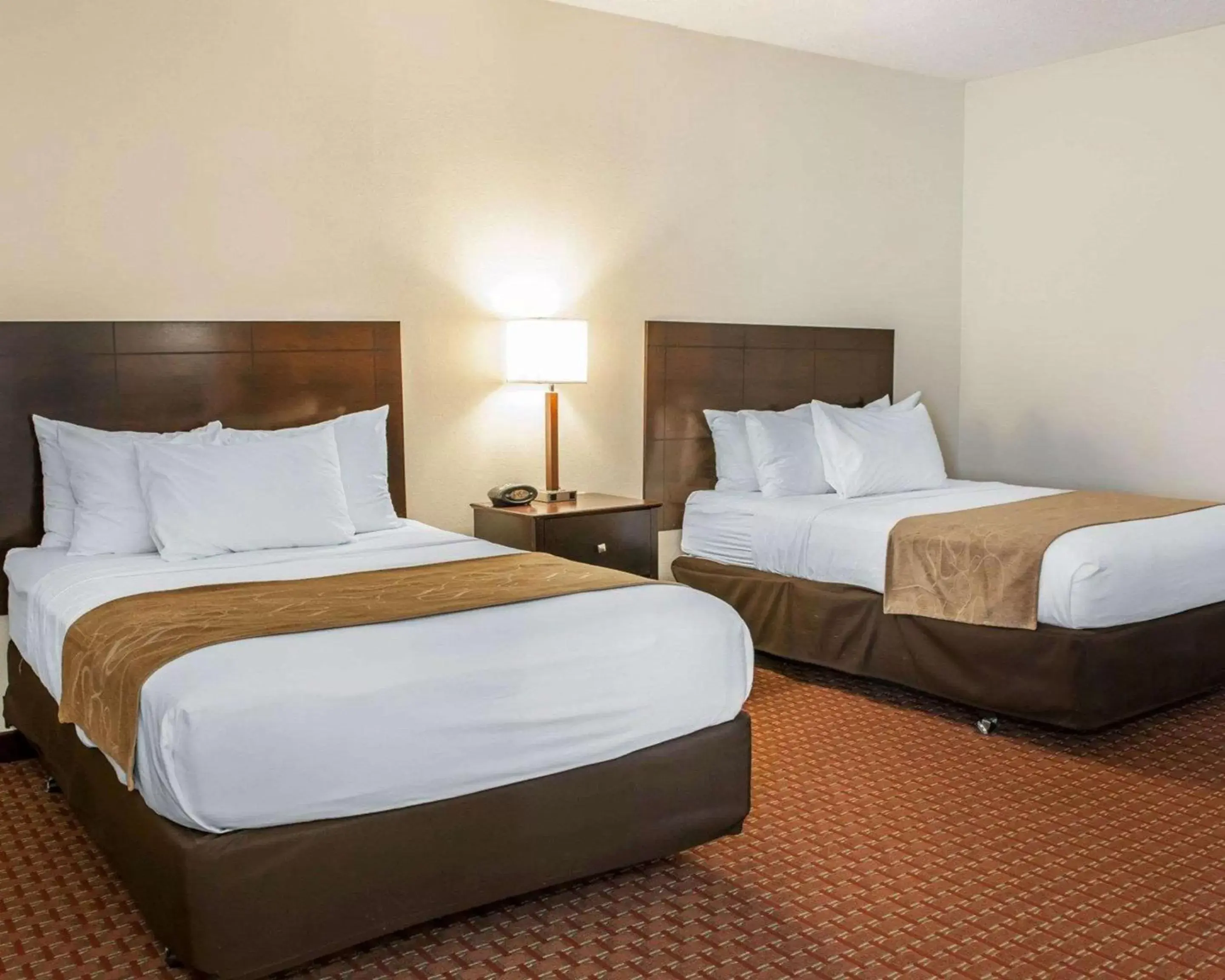 Bed in Comfort Suites Southwest