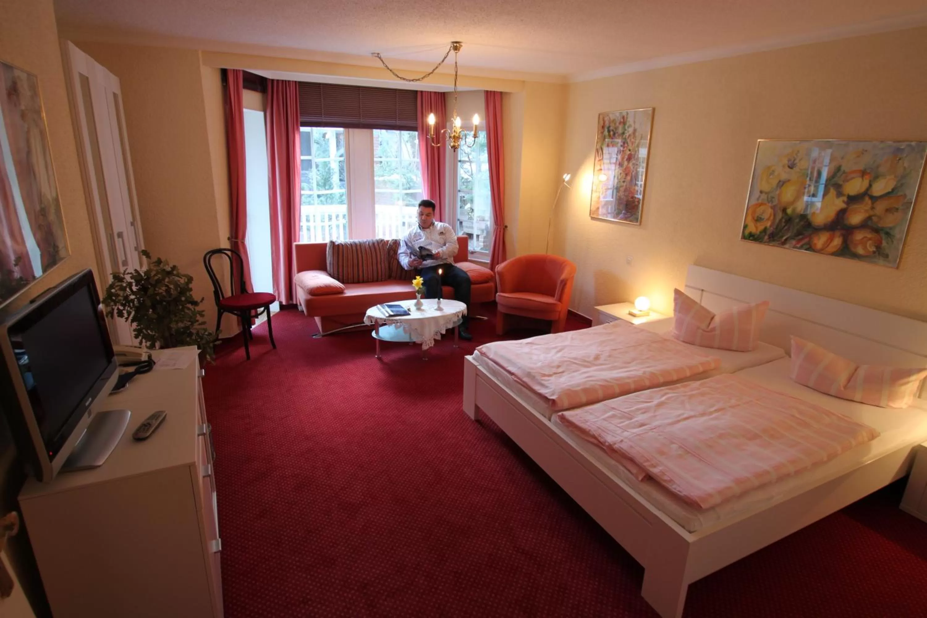 Photo of the whole room, Bed in Hotel Im Schwedischen Hof