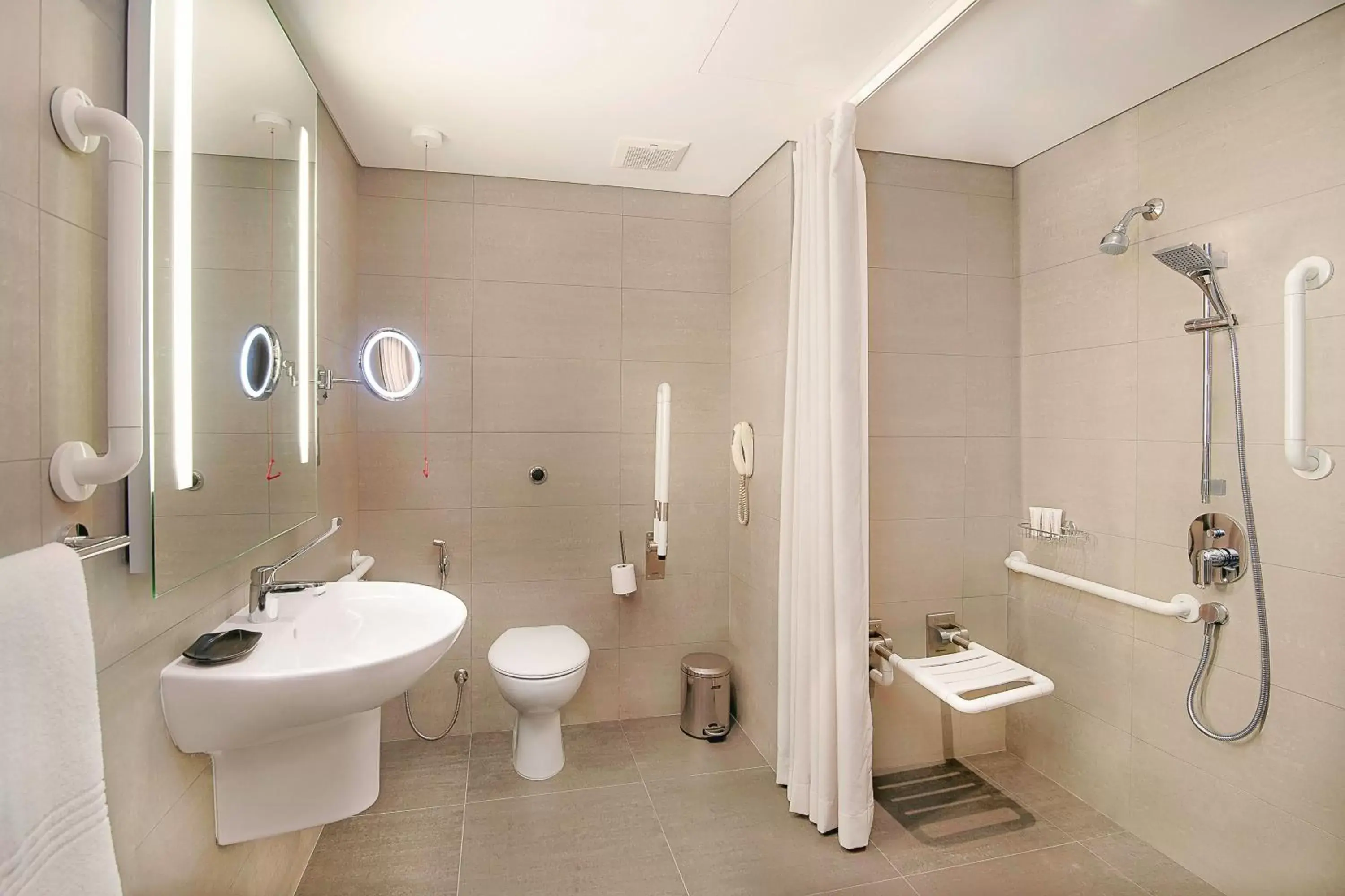 Bathroom in Le Meridien Abu Dhabi