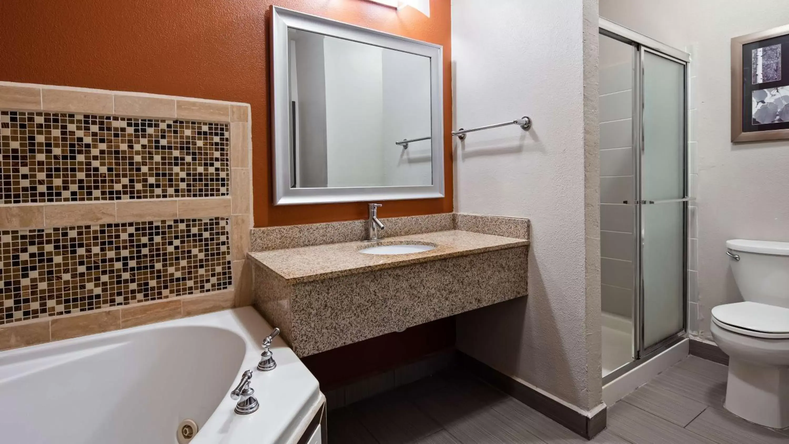 Photo of the whole room, Bathroom in Best Western Plus Lee's Summit Hotel & Suites