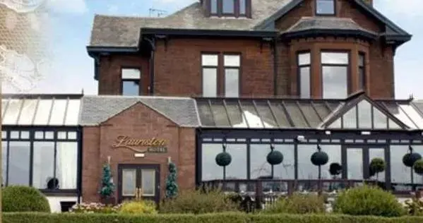 Facade/entrance, Property Building in Lauriston Hotel