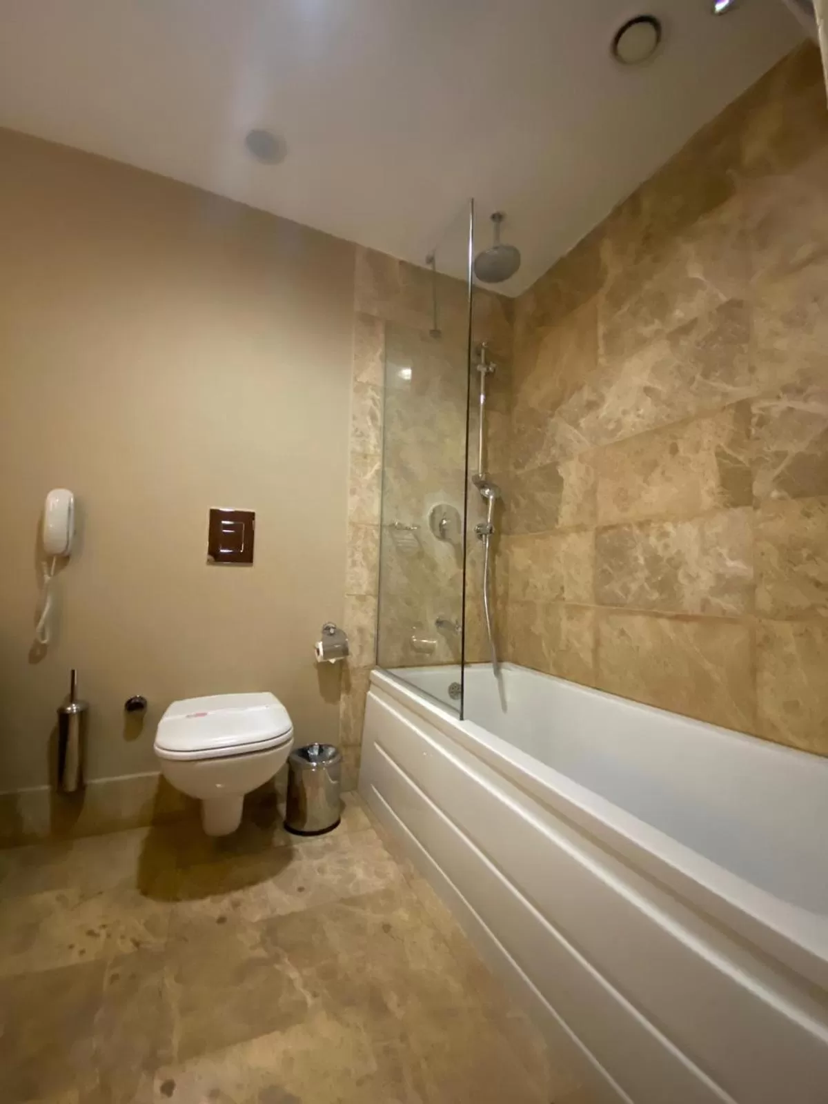 Shower in Ramada Plaza Altin Kayisi Hotel