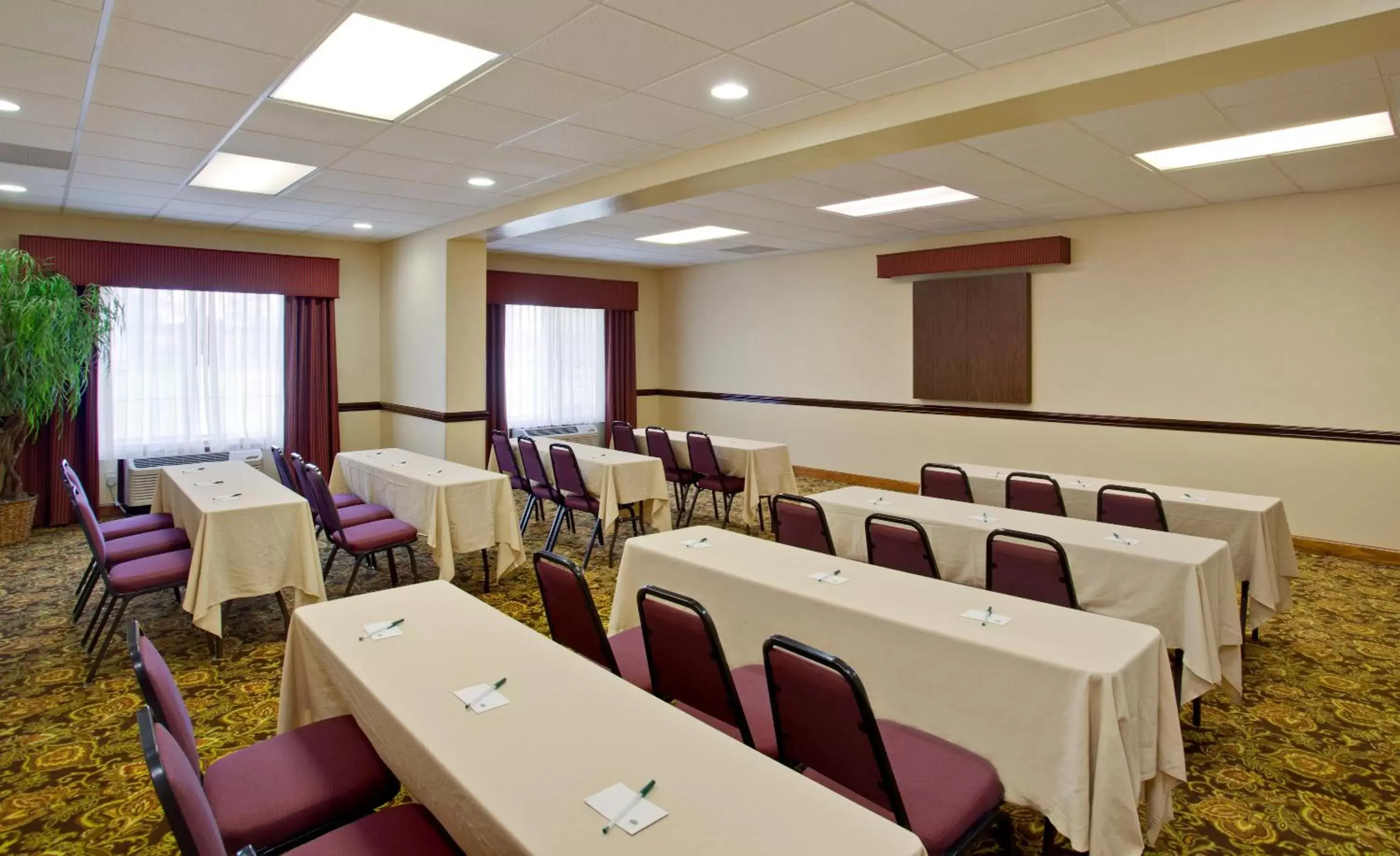 Meeting/conference room in Country Inn & Suites by Radisson, Goldsboro, NC