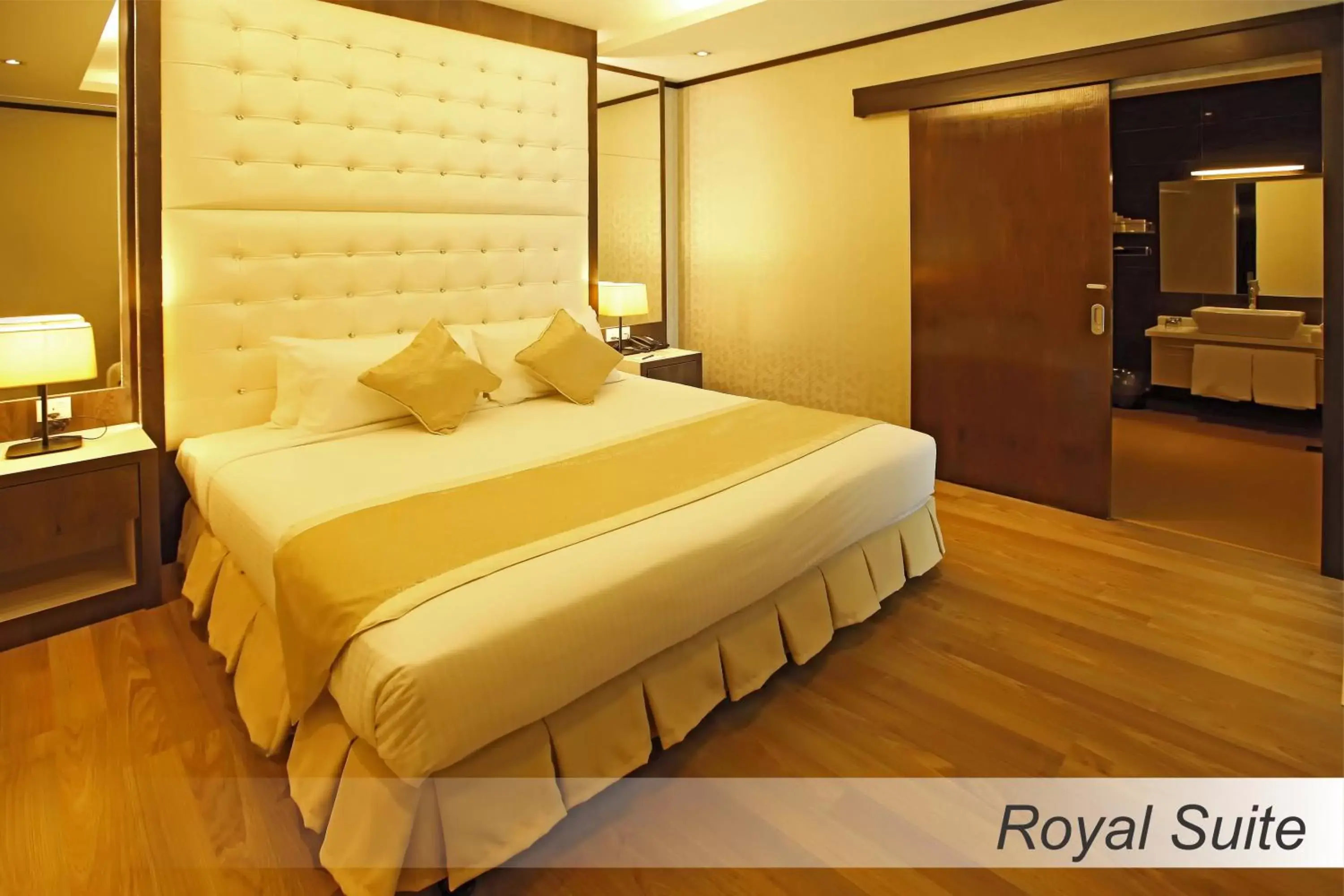 Text overlay, Bed in Casuarina@Meru Text overlay, Bed in Casuarina@Meru