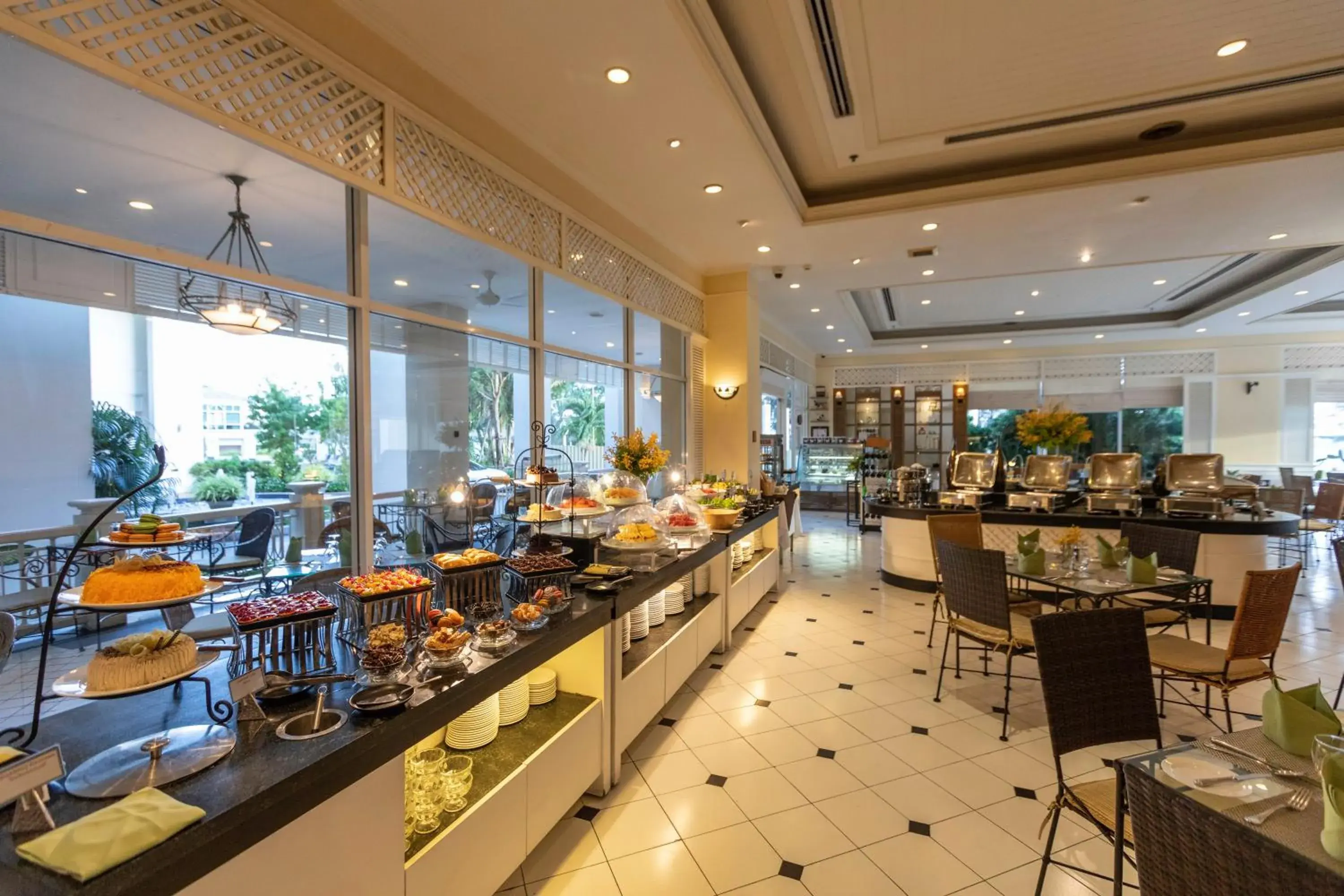 Restaurant/Places to Eat in Kantary Bay Hotel Rayong