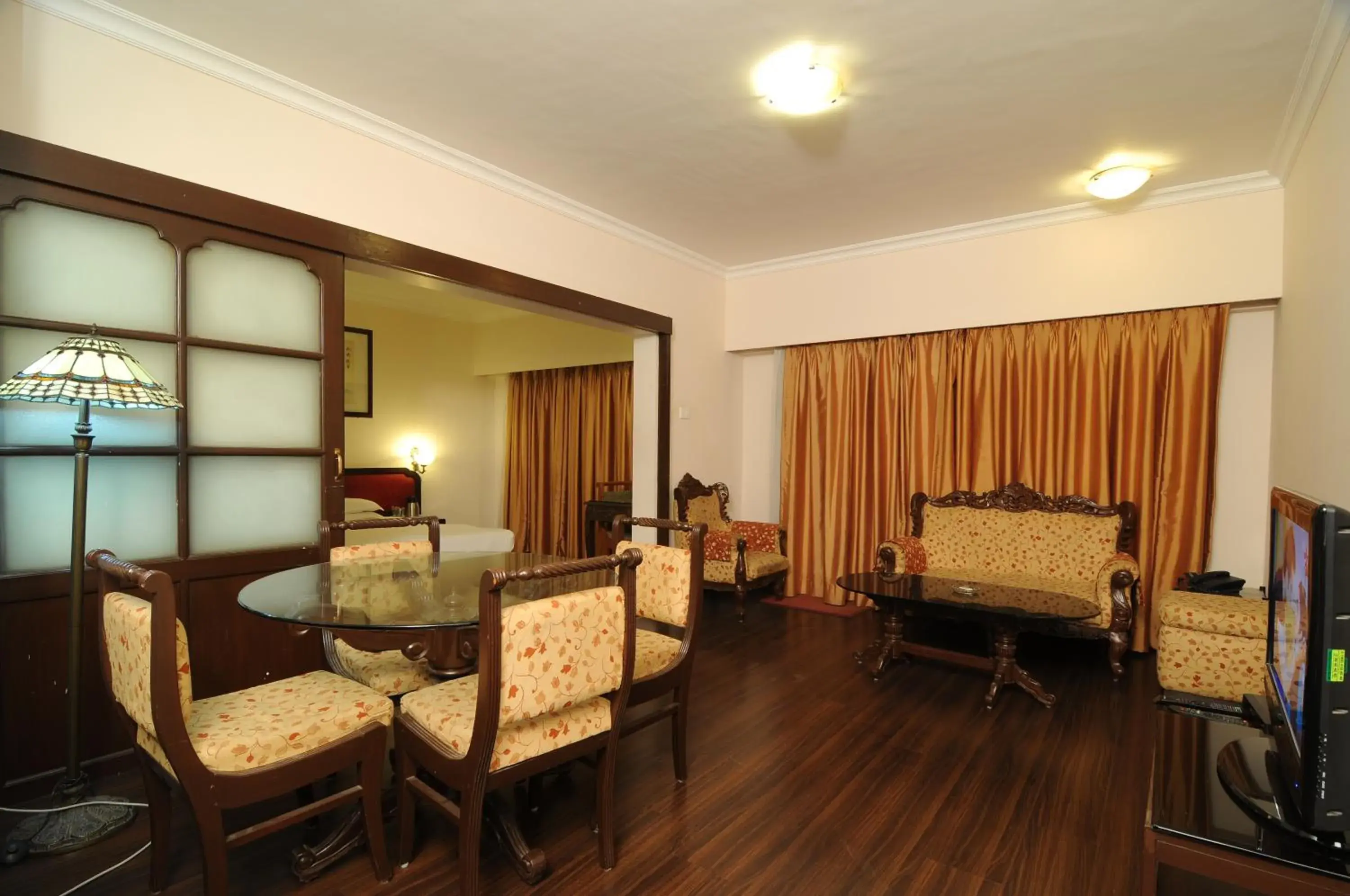 Living room, Seating Area in Quality Inn Regency, Nashik