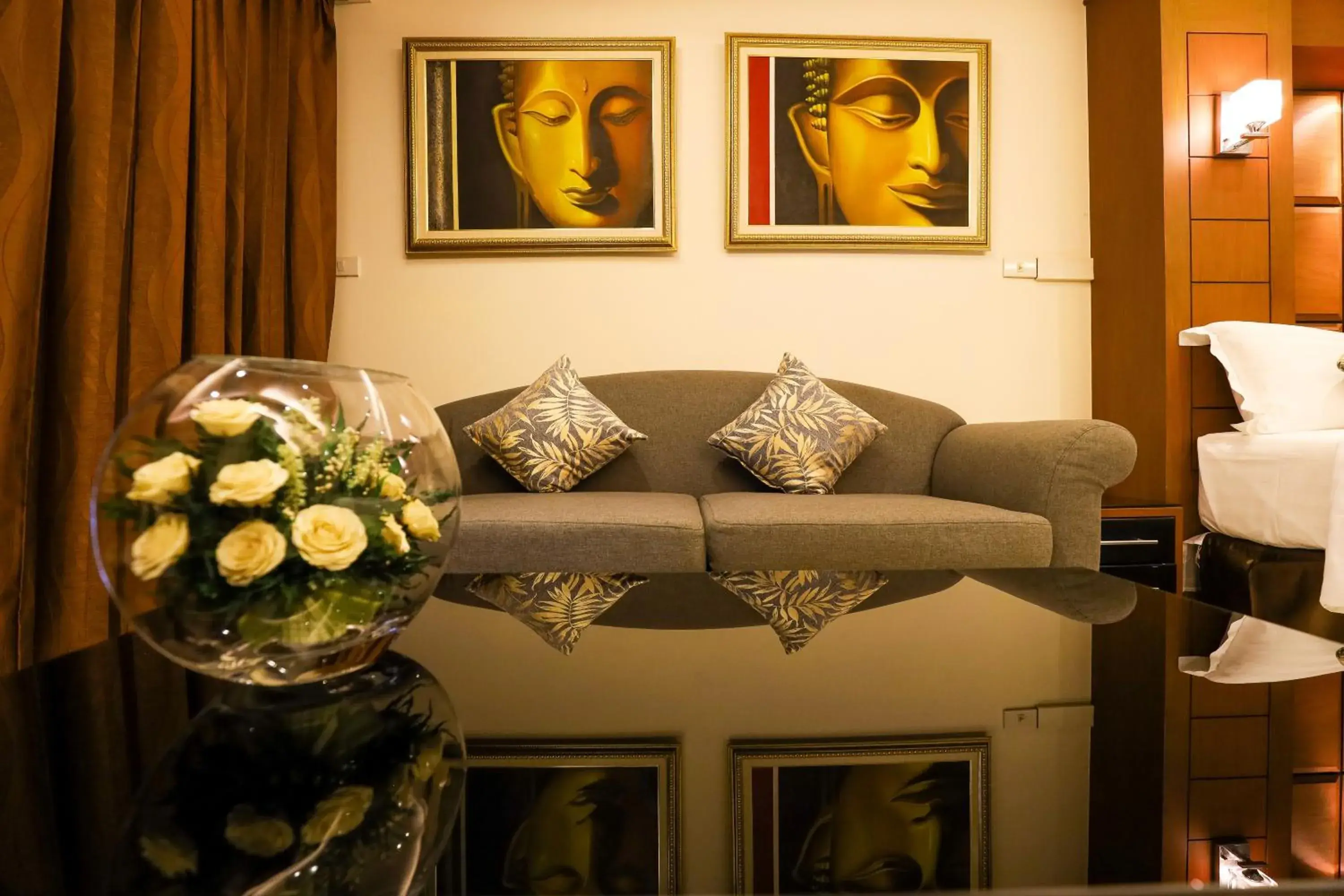 Living room, Seating Area in Tara Court Hotel