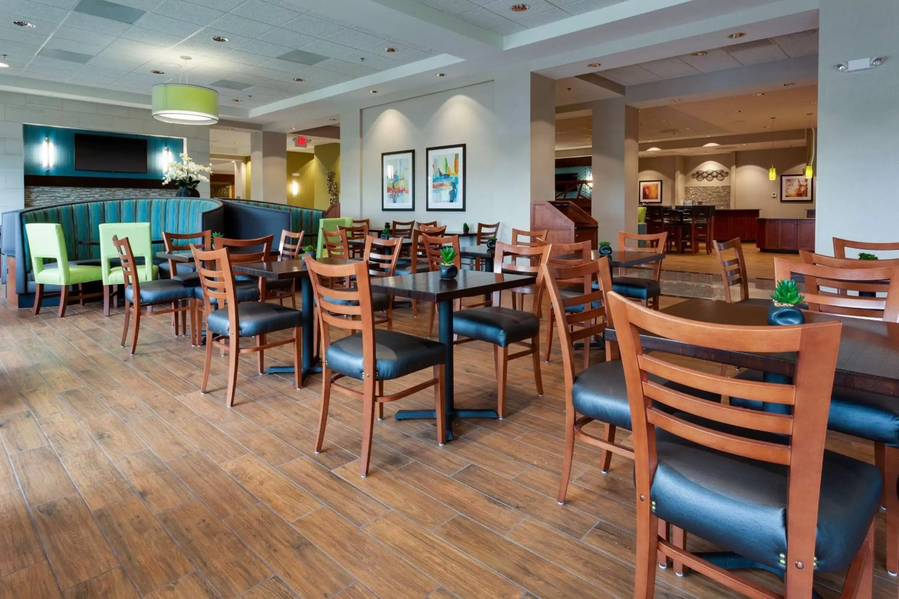 Restaurant/Places to Eat in Drury Plaza Hotel Columbia East