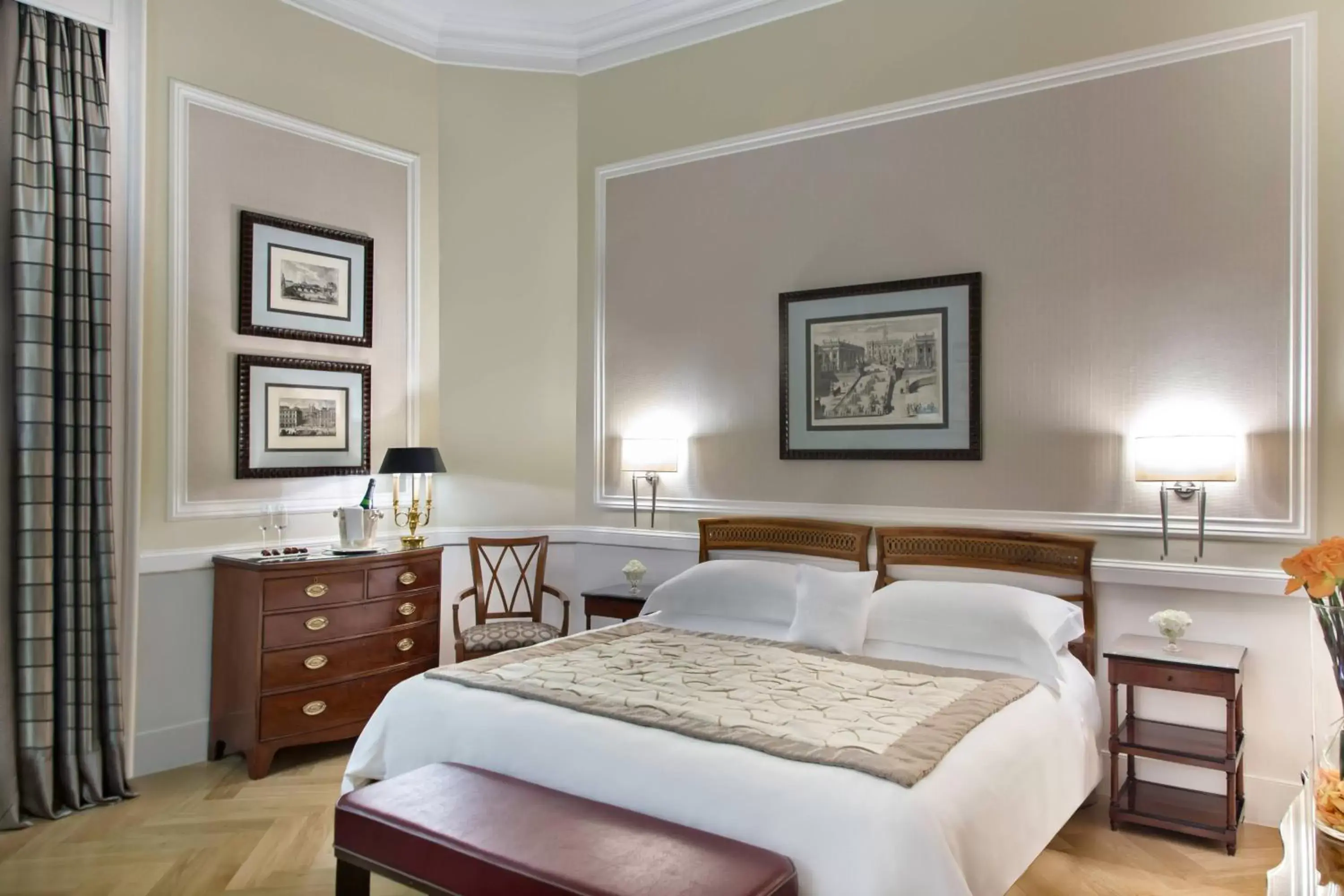 Bedroom, Bed in Rome Marriott Grand Hotel Flora