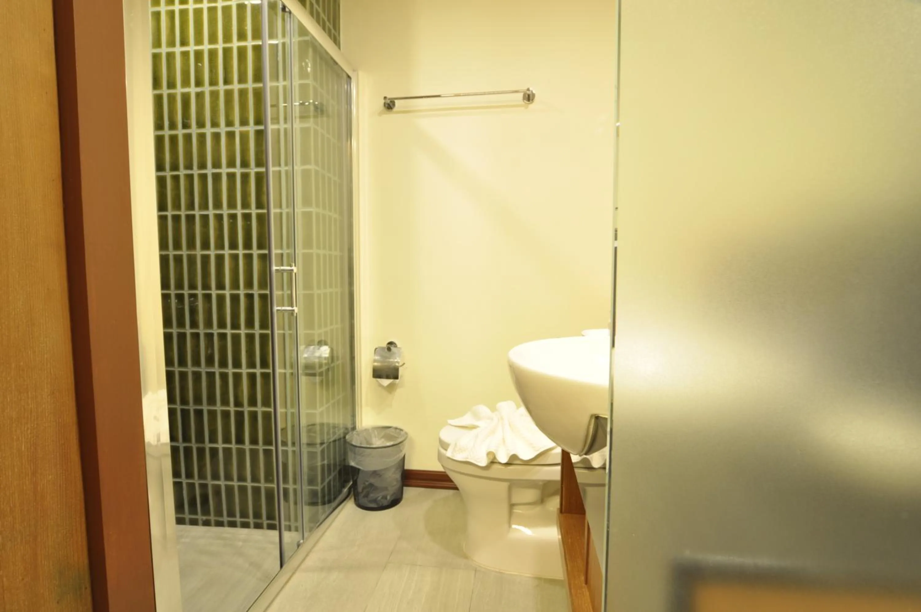 Toilet in The Signature Hotel @ Thapae