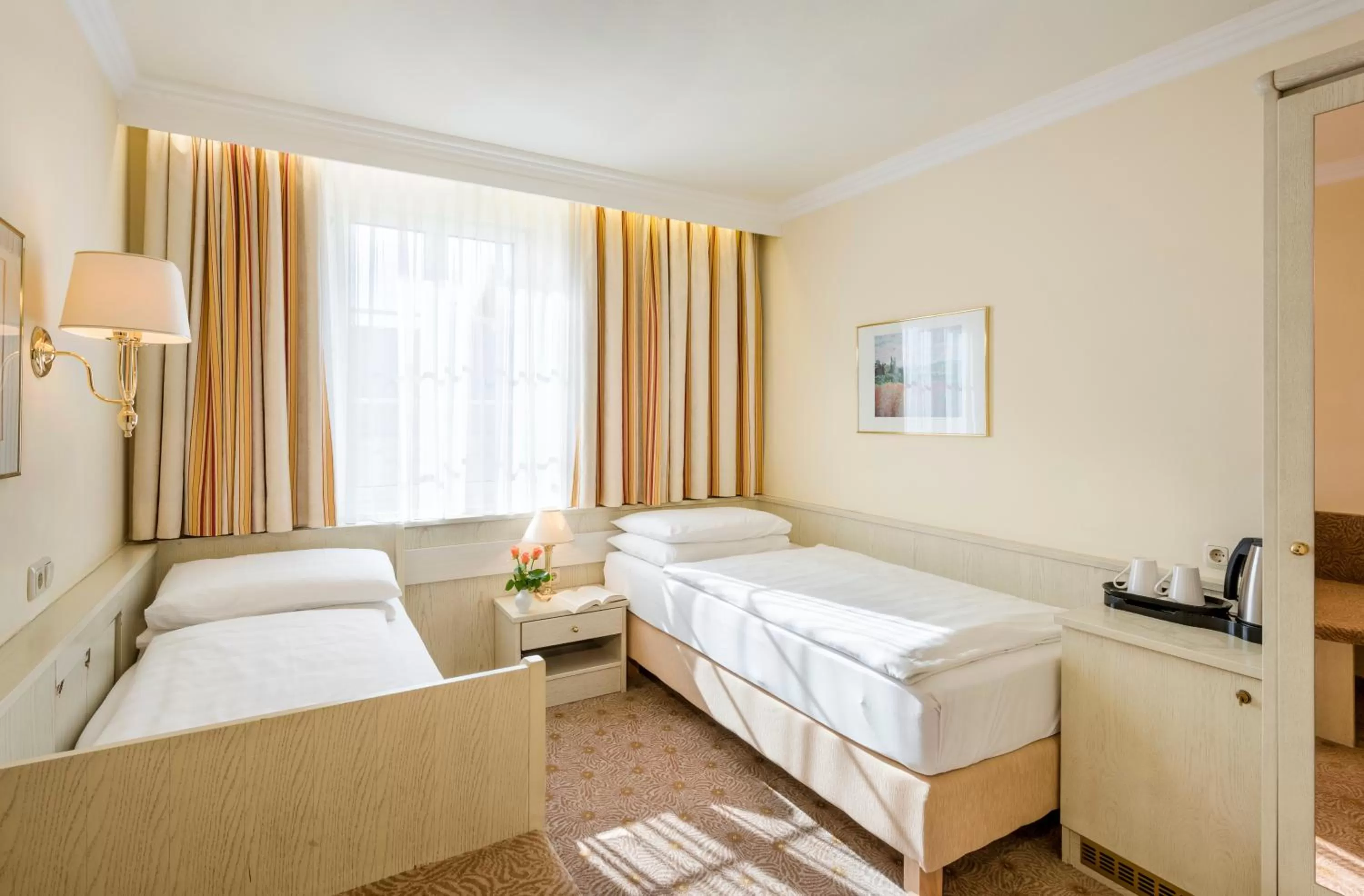 Day, Bed in Hotel Scherer