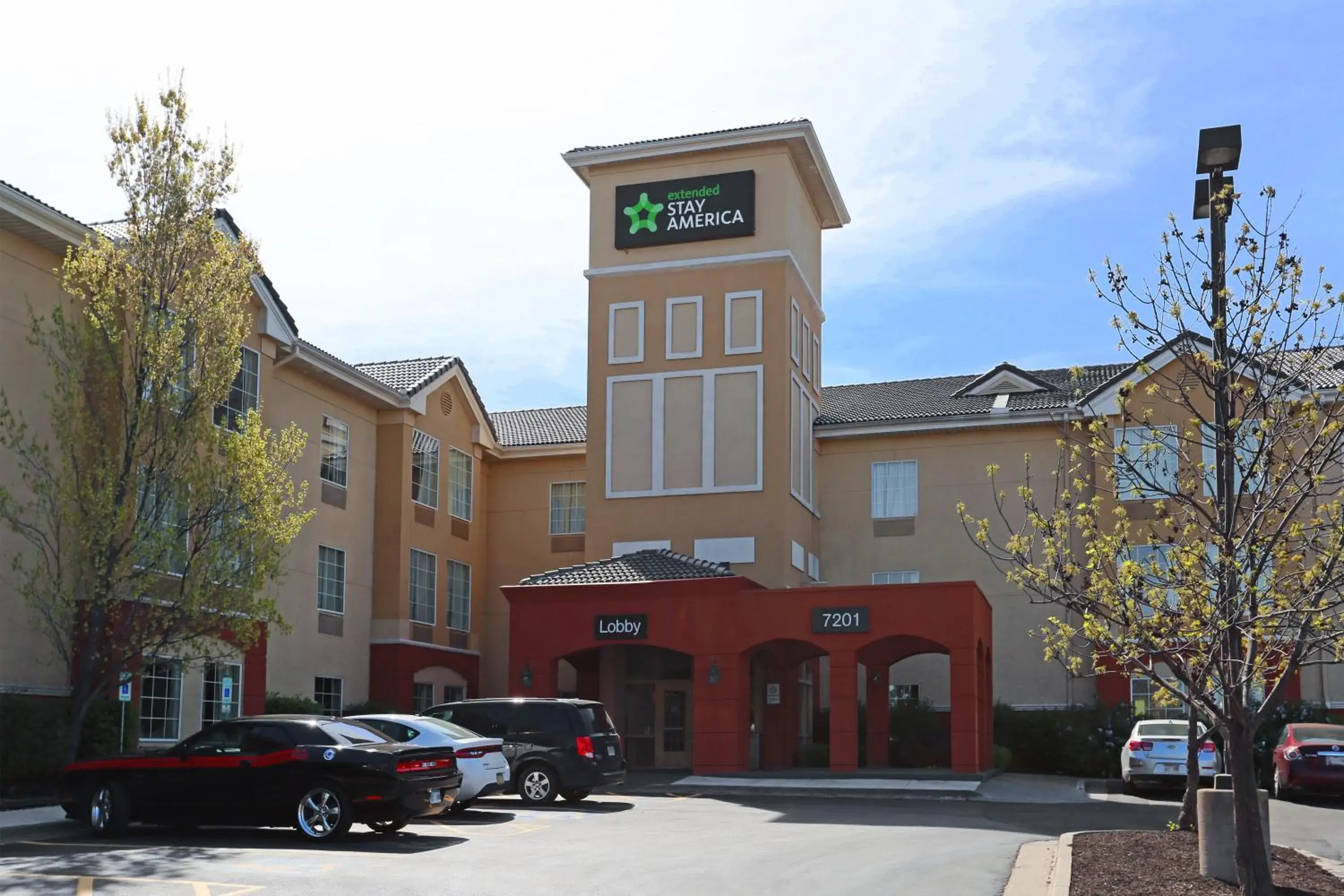 Property building in Extended Stay America Suites - Kansas City - Overland Park - Metcalf Ave