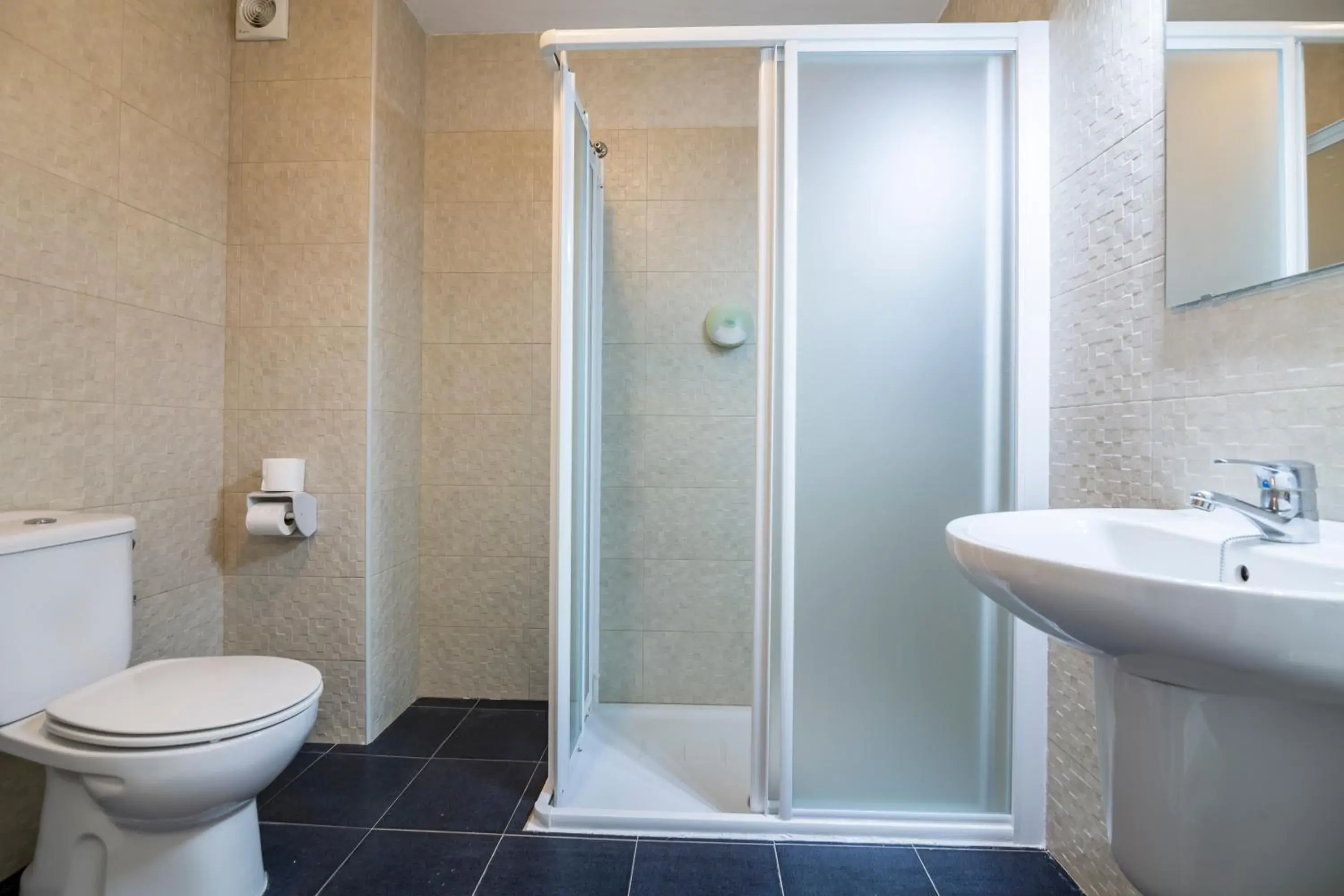 Bathroom in Hotel Blason Junior Bathroom in Hotel Blason Junior