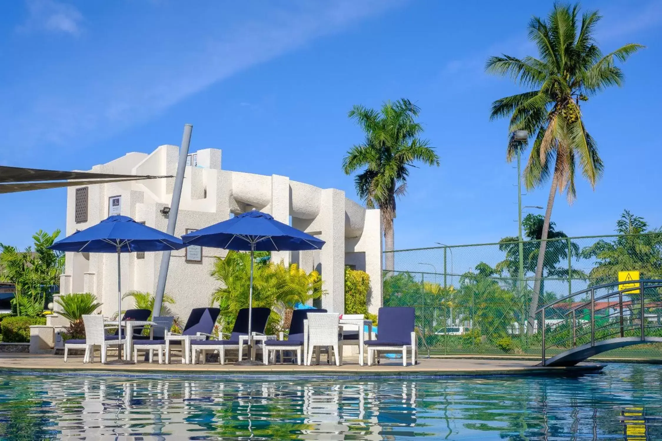Swimming pool in Fiji Gateway Hotel Swimming pool in Fiji Gateway Hotel
