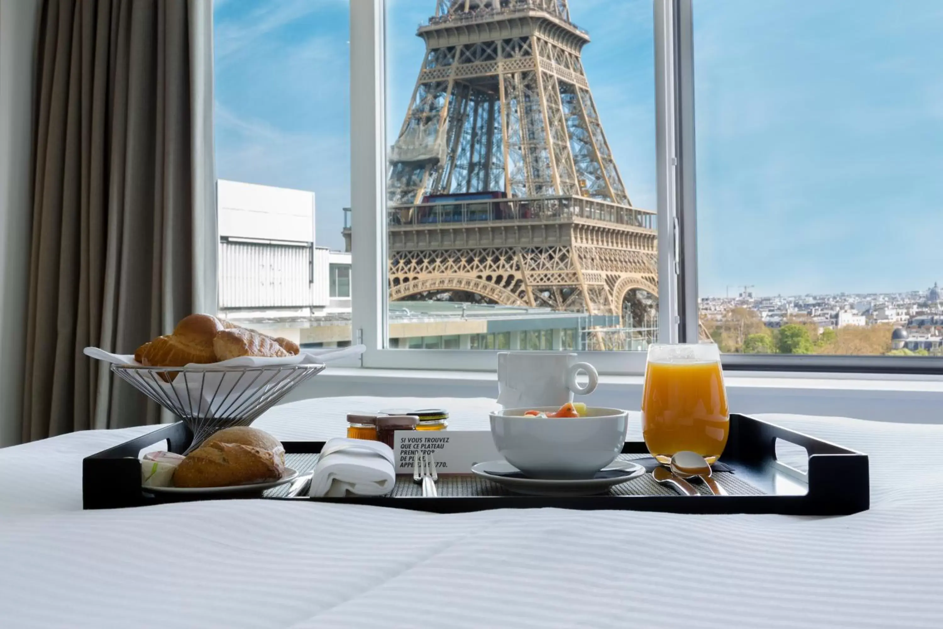 Day, Breakfast in Pullman Paris Tour Eiffel