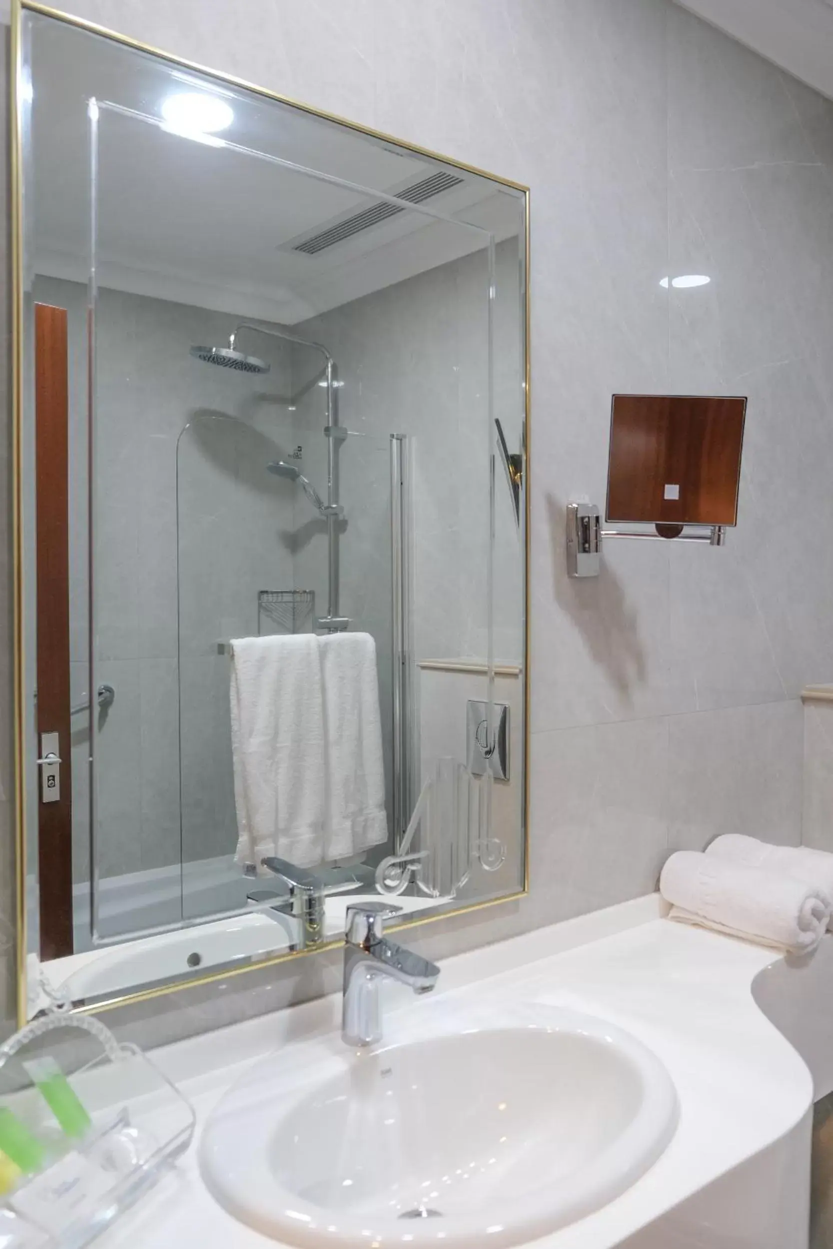 Bathroom in Amman International Hotel