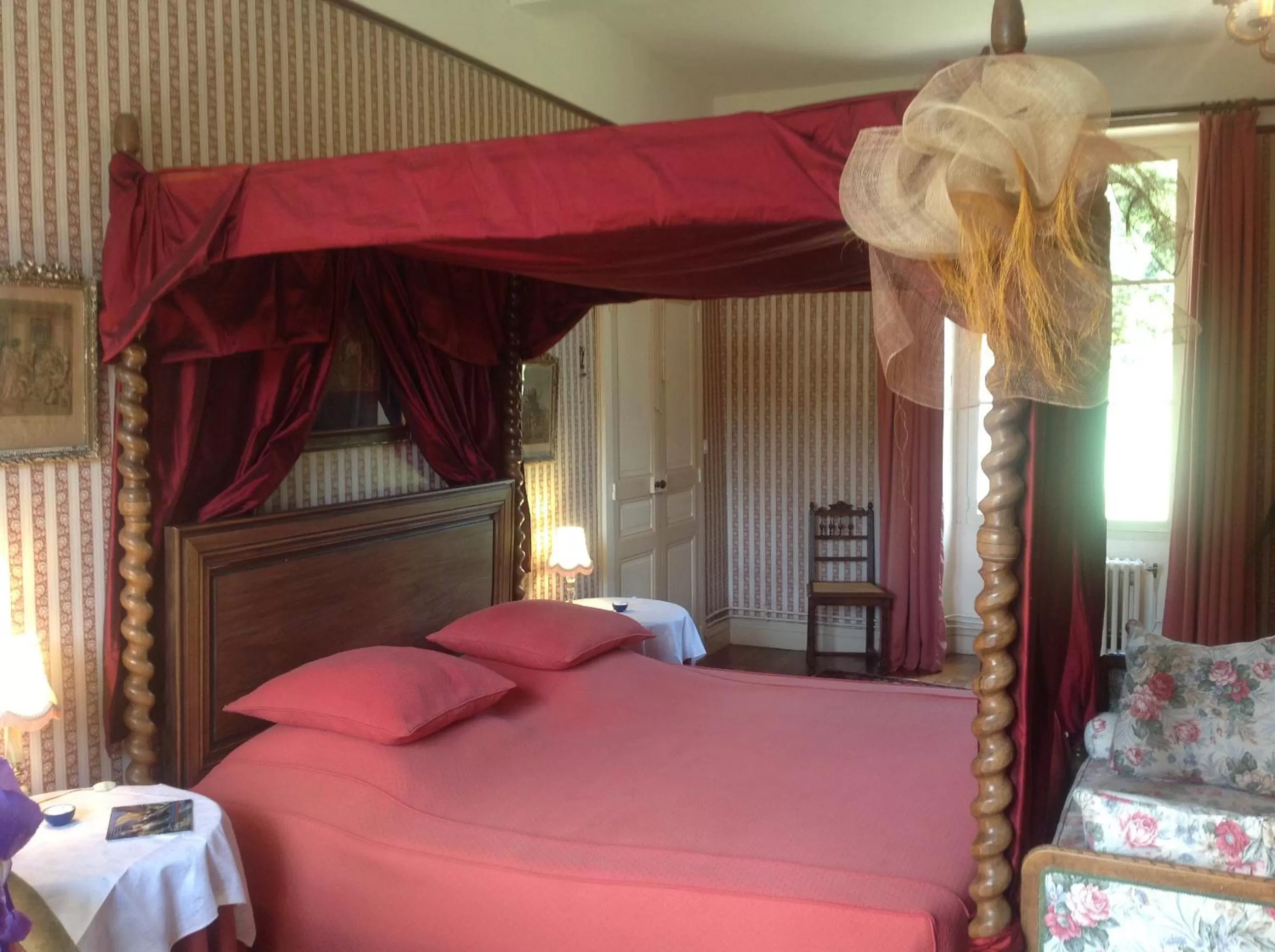 Bed in Château de La Ville-Huë