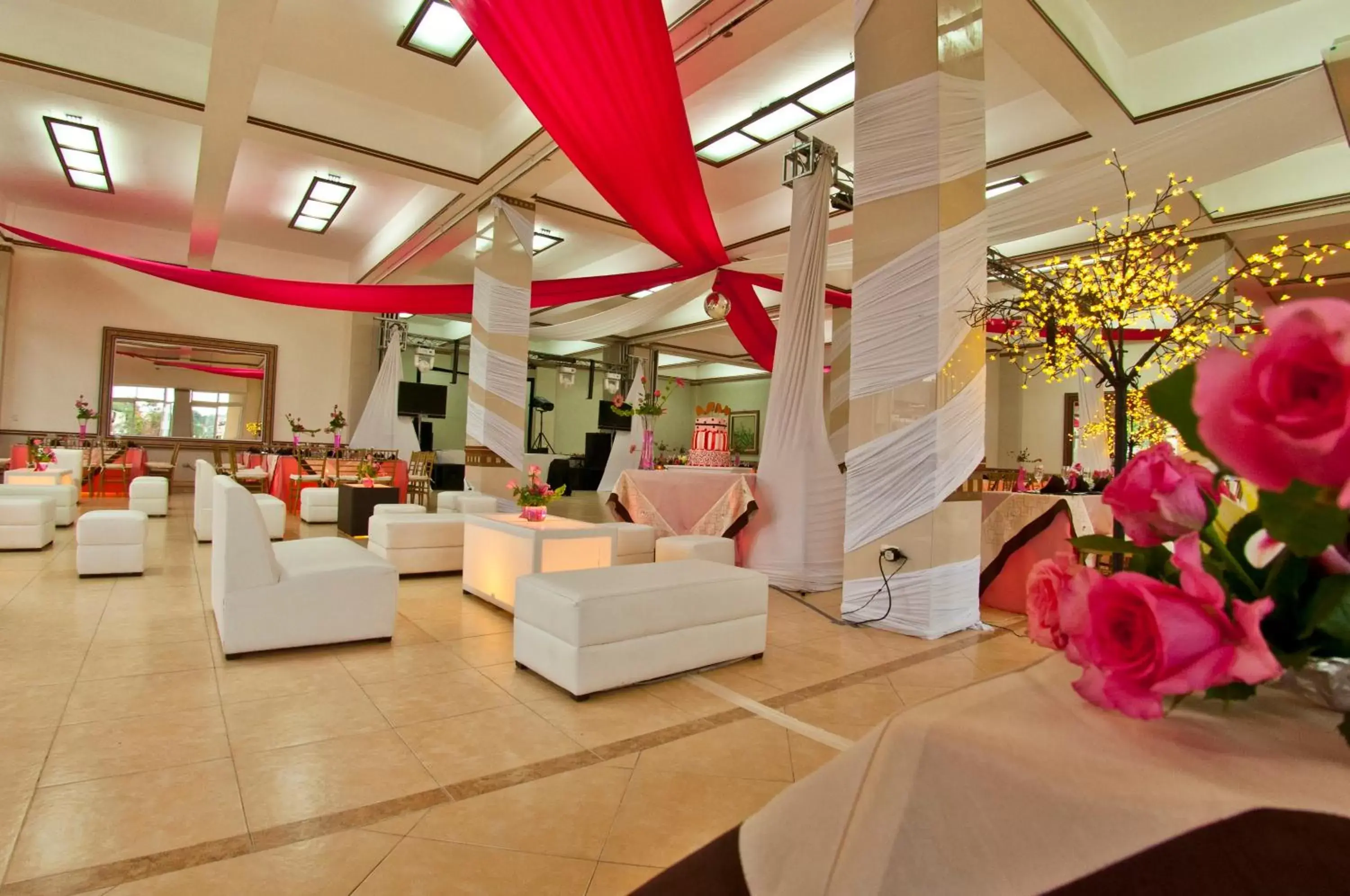 Banquet/Function facilities in Villa Las Margaritas Caxa