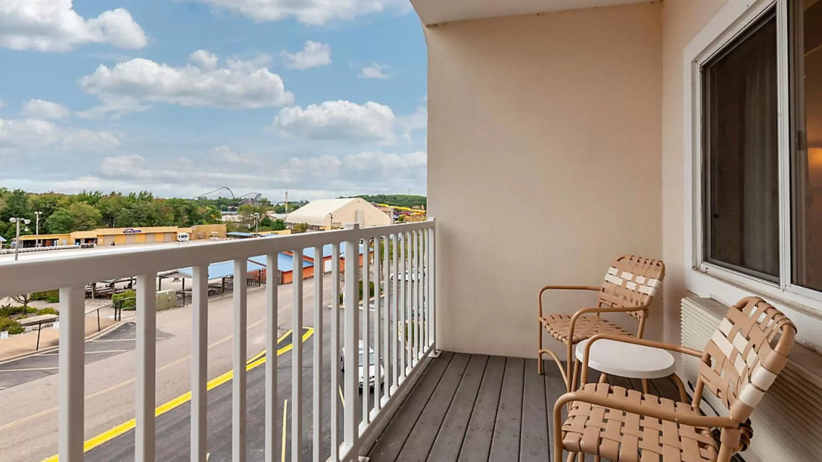 Balcony/Terrace in Bluegreen Vacations Odyssey Dells Resort