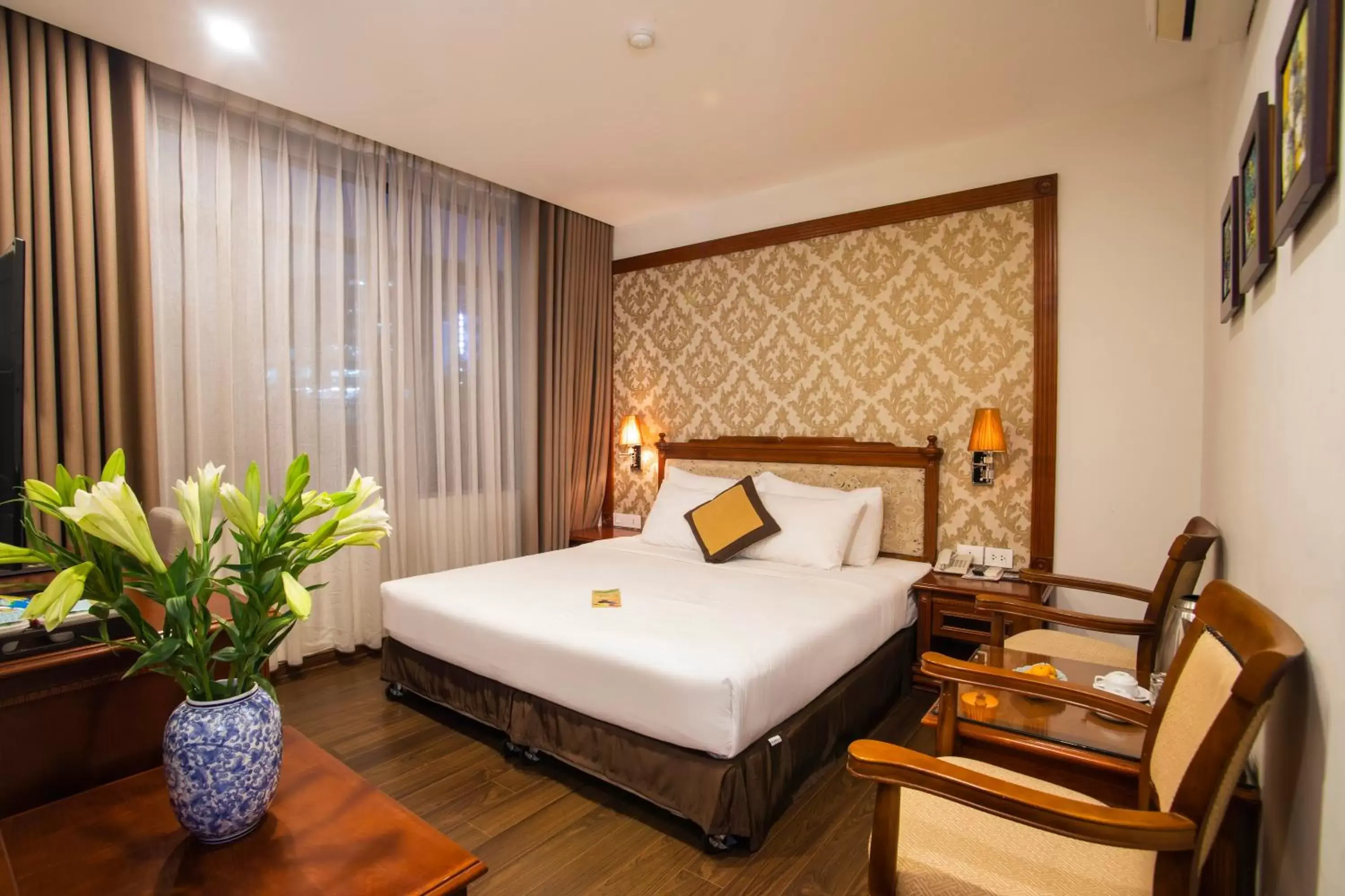 Bedroom, Bed in Western Hanoi Hotel