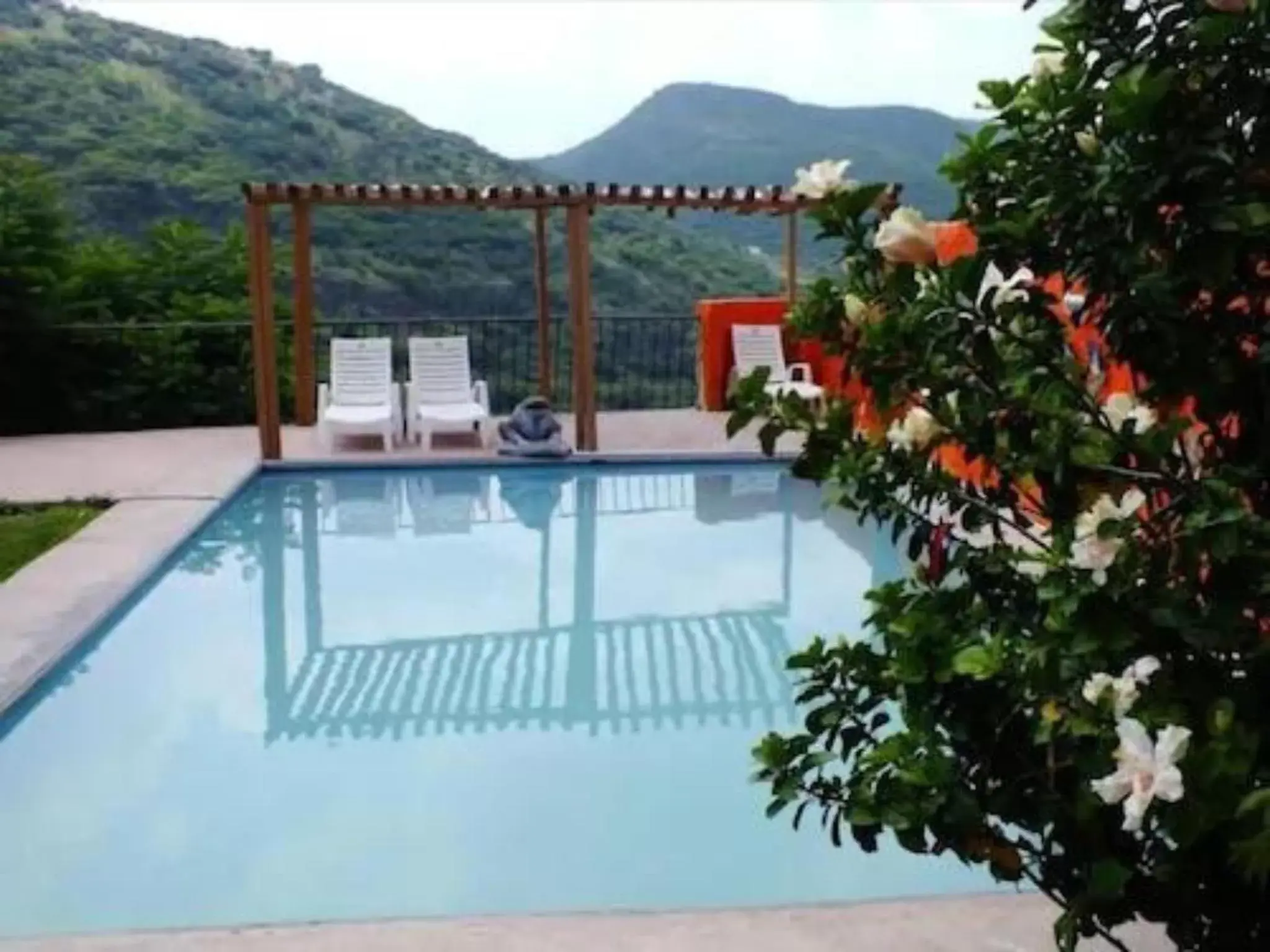 Pool view, Swimming Pool in Hotel Alcatraces