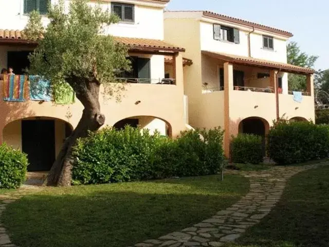 Garden view, Property Building in Residence Torre Delle Viole