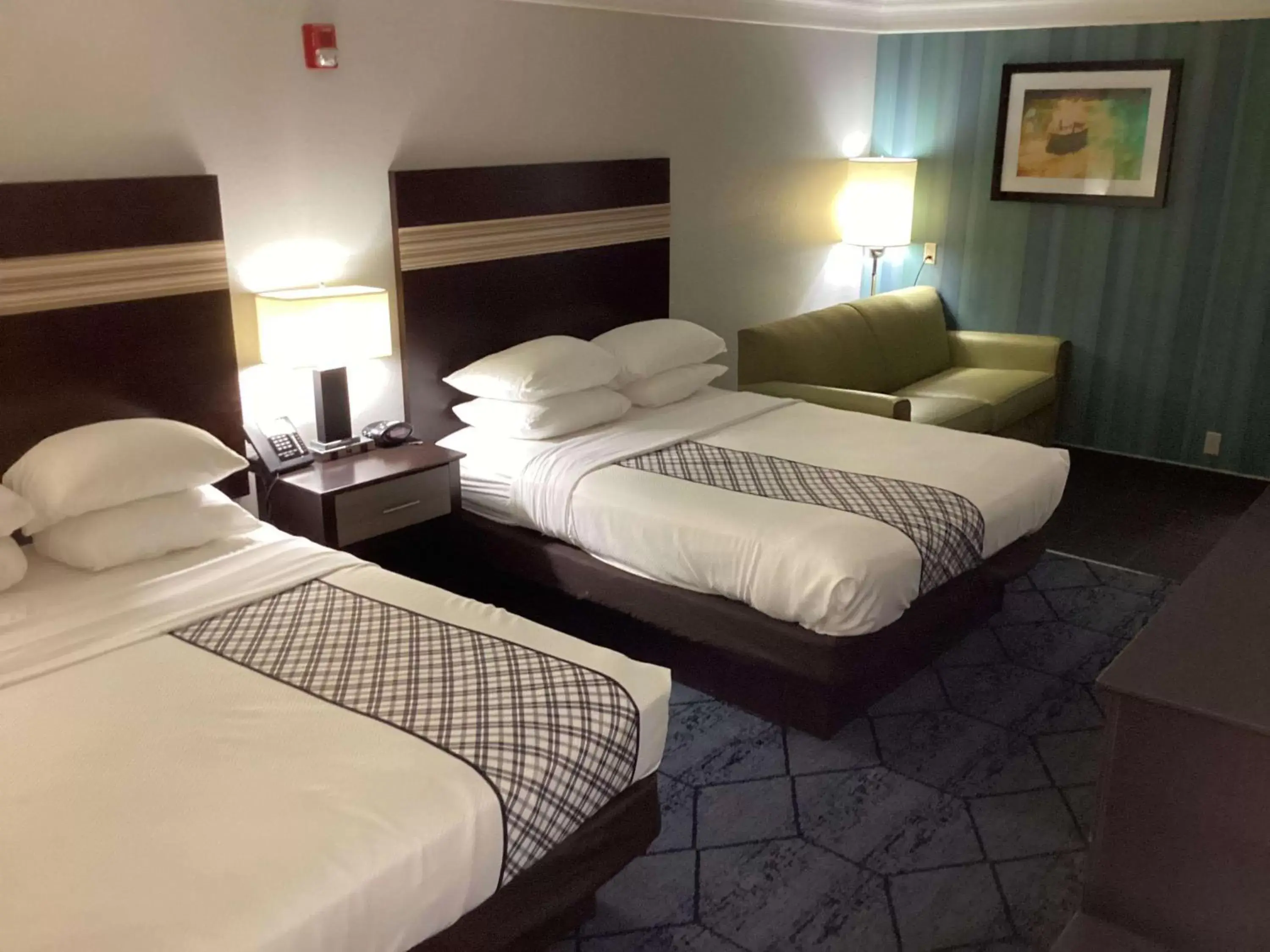 Photo of the whole room, Bed in Best Western Slidell Hotel