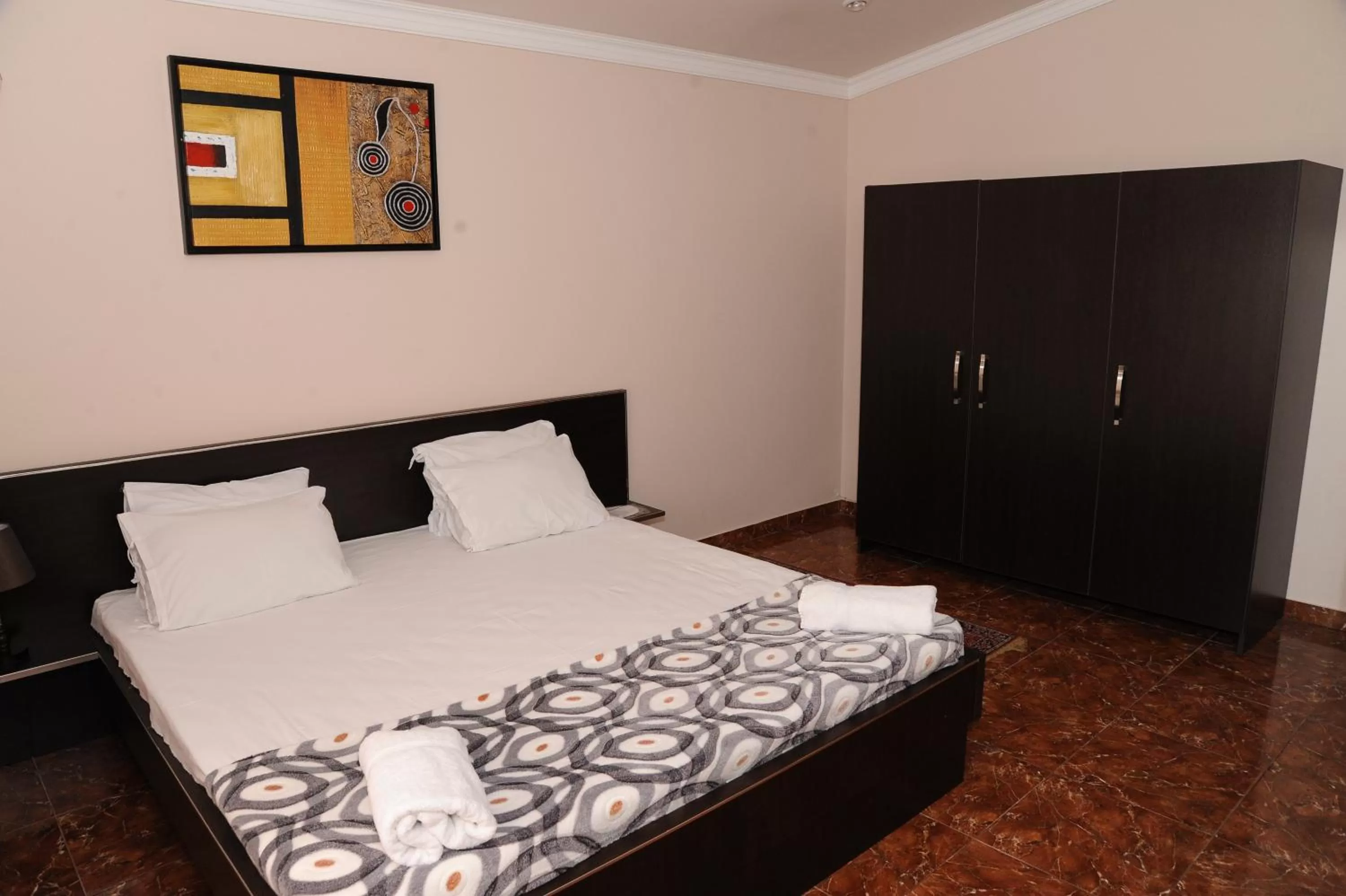 Photo of the whole room, Bed in Villa 29