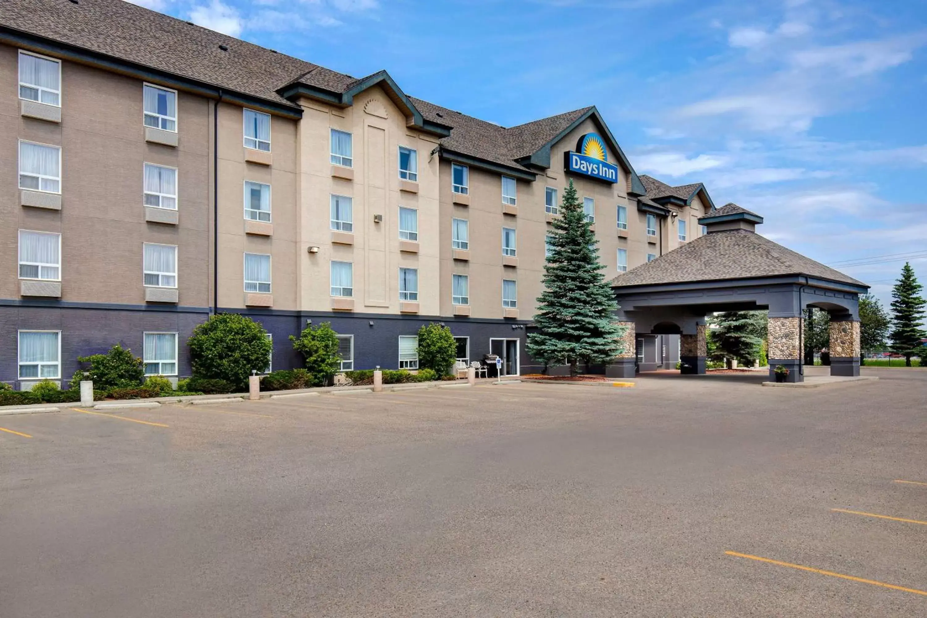 Property Building in Days Inn by Wyndham Medicine Hat