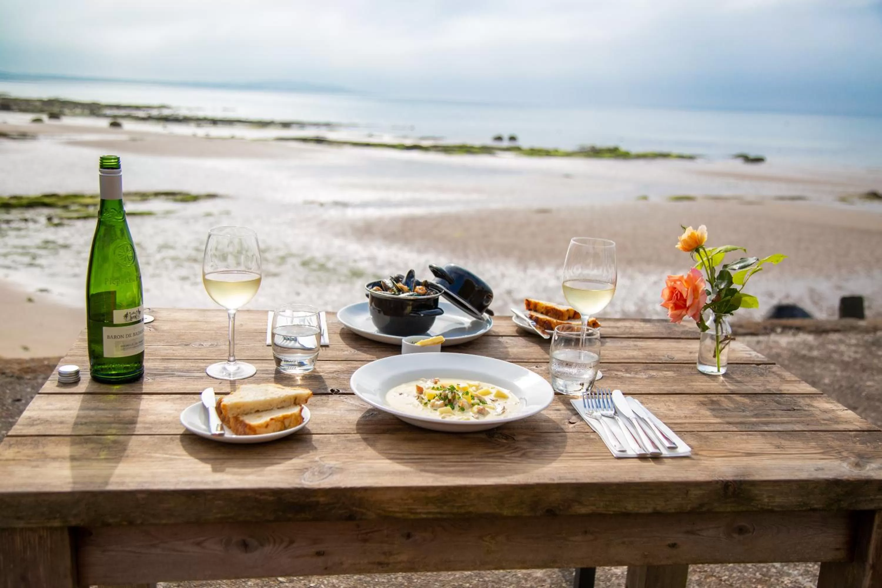 Food and drinks in The Crusoe