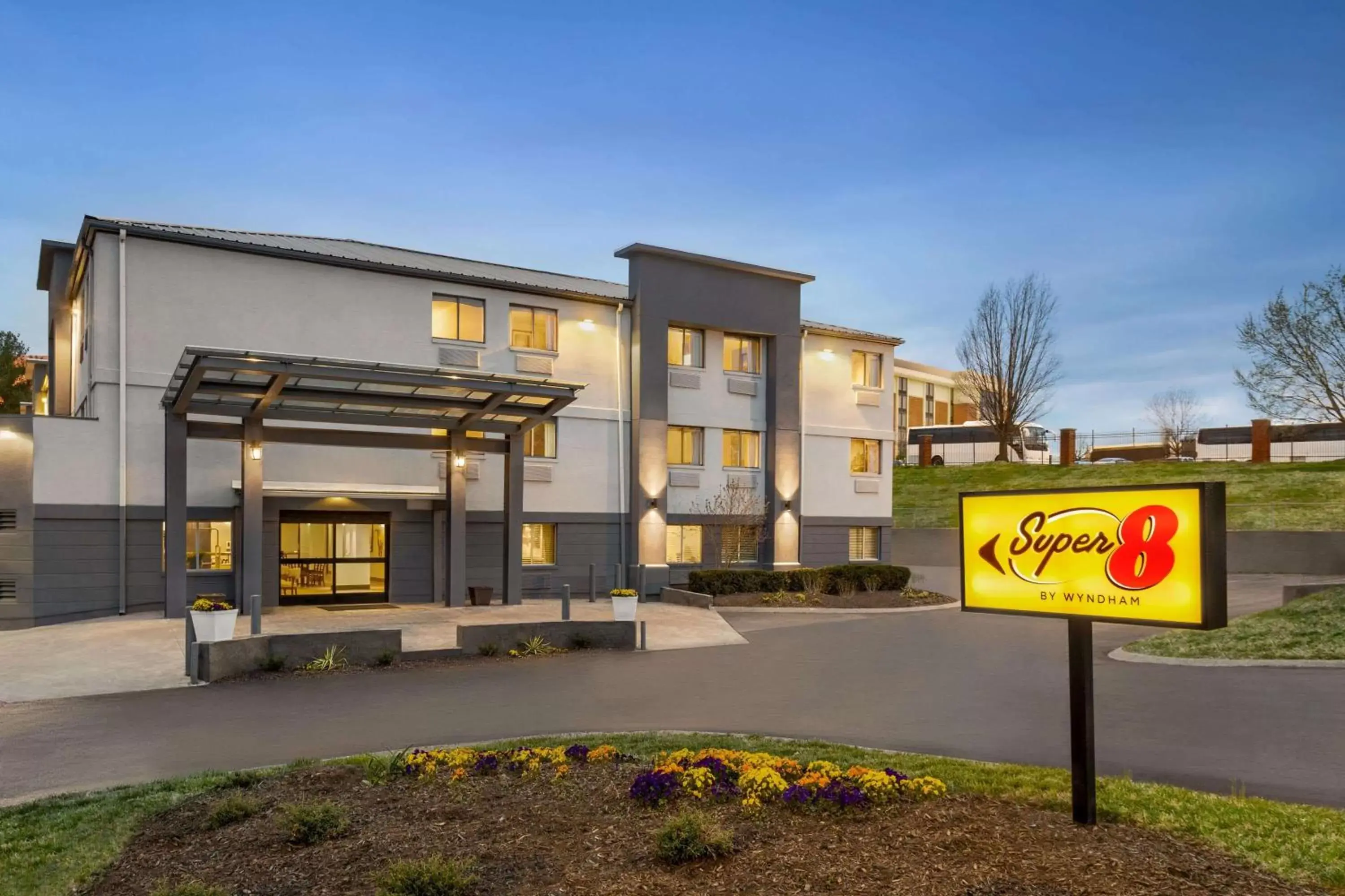 Property Building in Super 8 by Wyndham Nashville Airport North