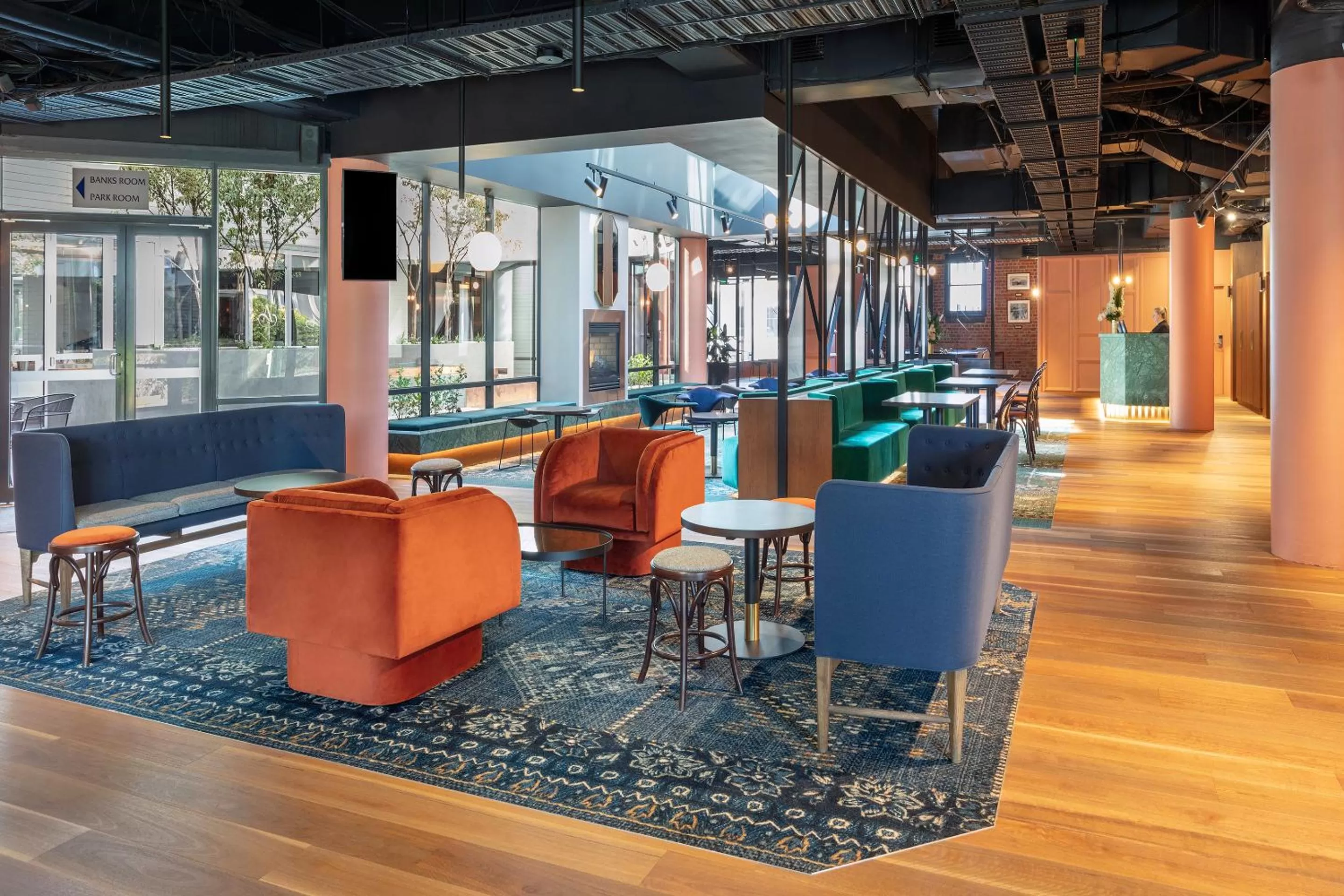 Nightclub / DJ in Amora Hotel Riverwalk Melbourne